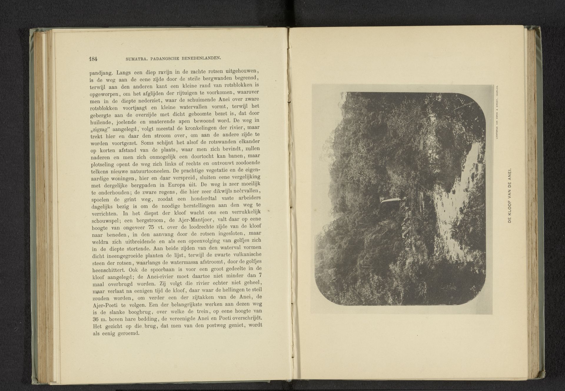 Gezicht op de rivier de Anei op Sumatra by Anonymous