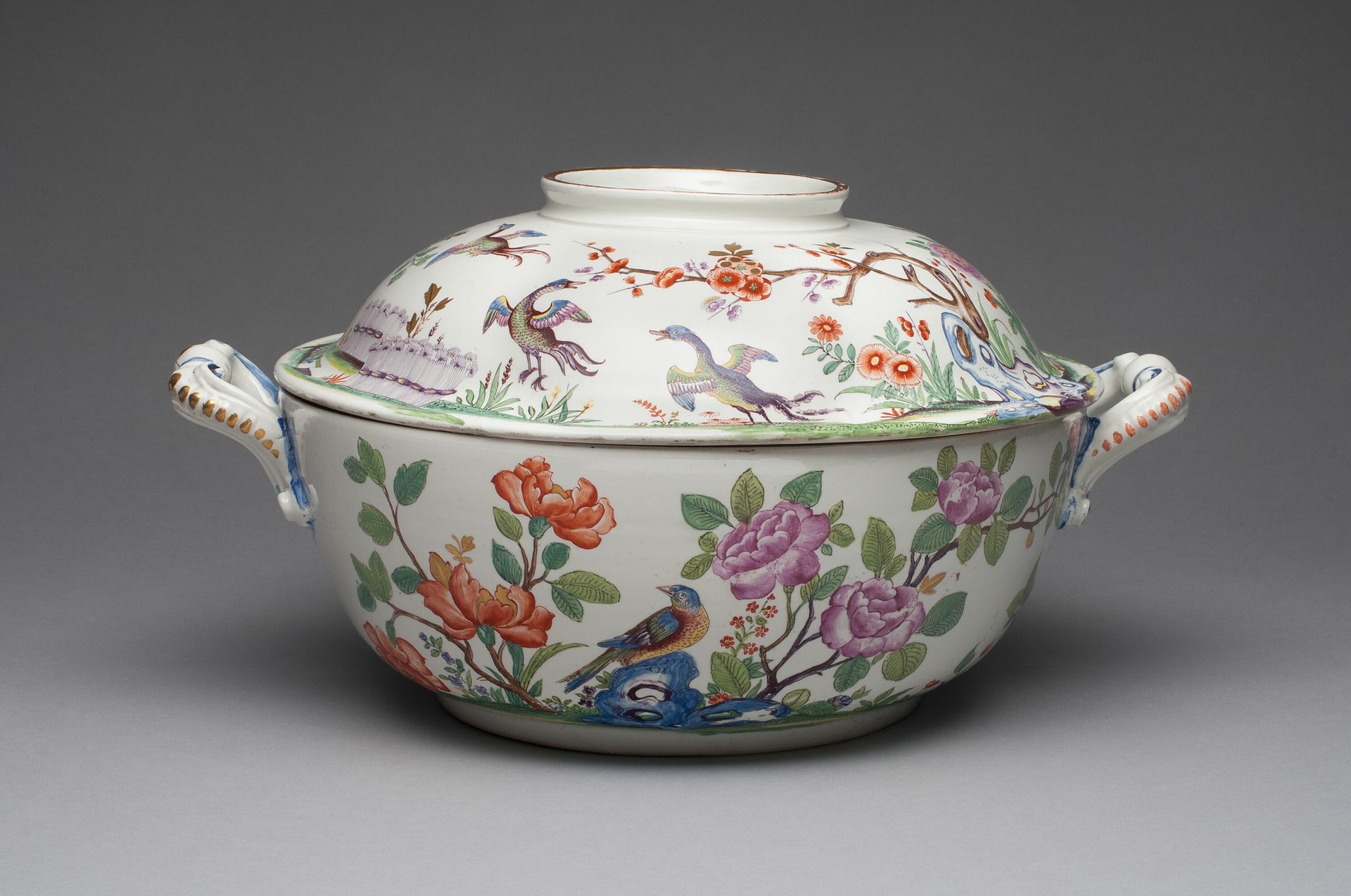 Tureen by Du Paquier Porcelain Manufactory
