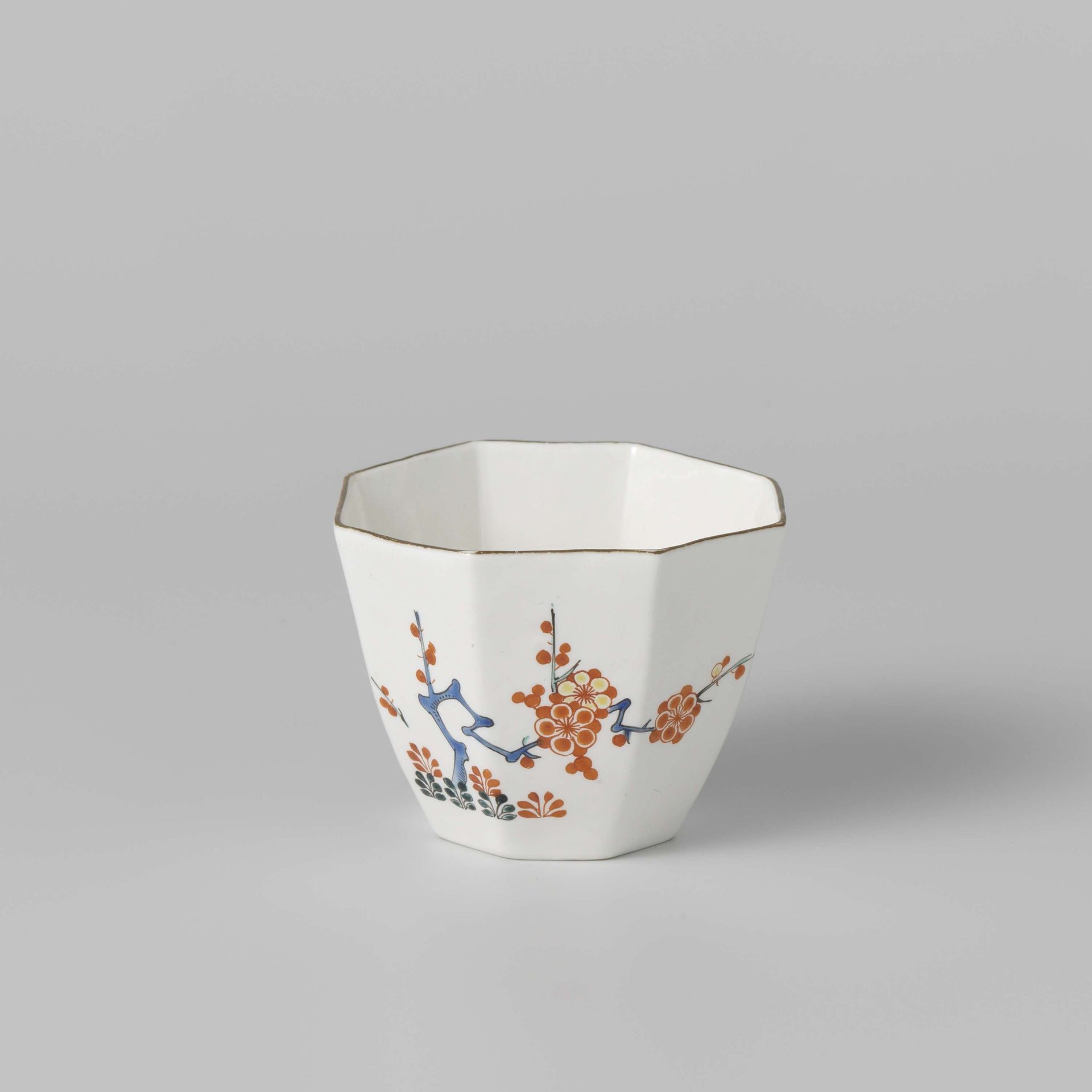 Cup with quail and flowering plants by Chantilly