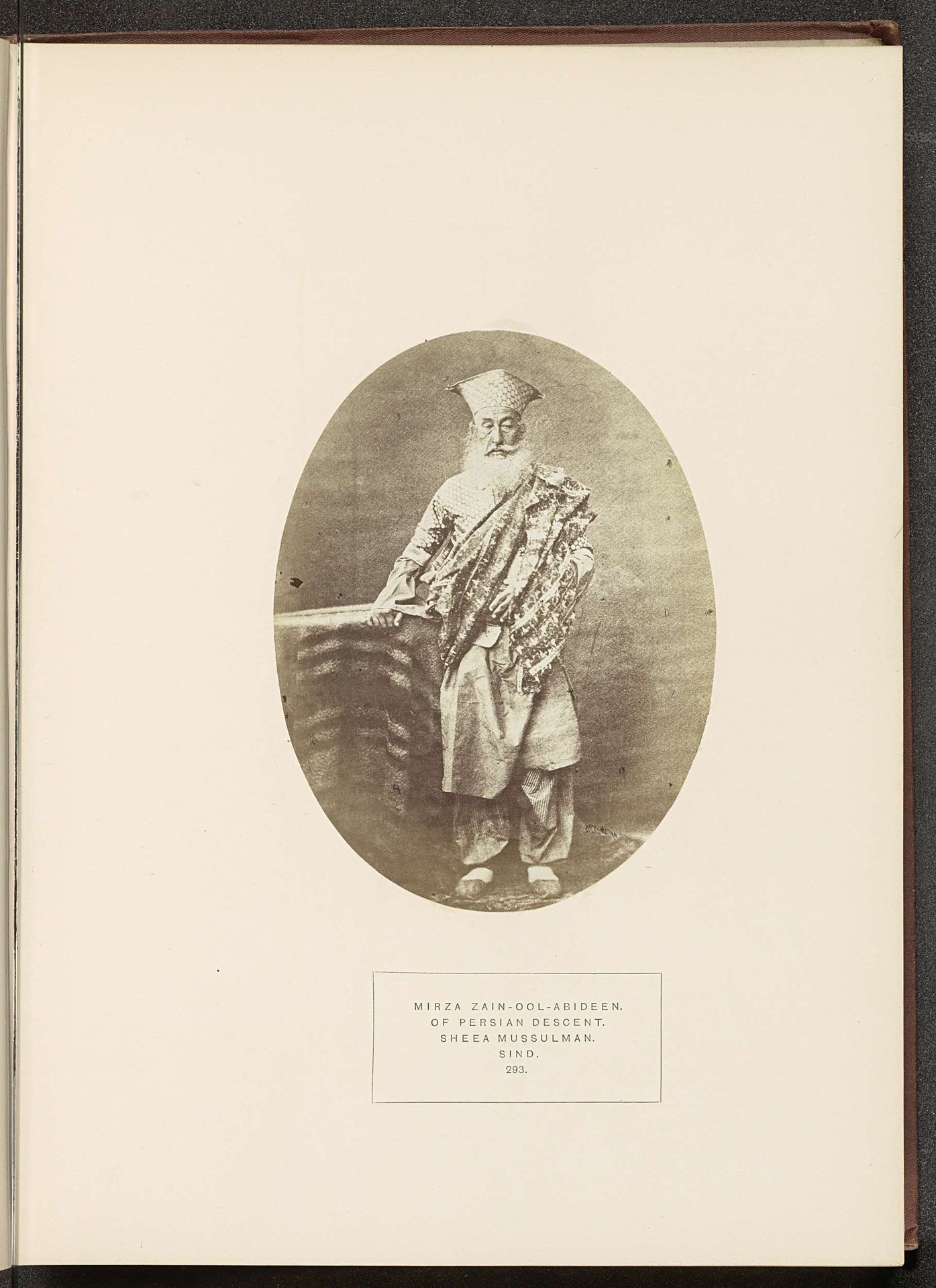 Portret van Mirza Zain-Ool-Abideen, een man van Perzische afkomst by Henry Charles Baskerville Tanner