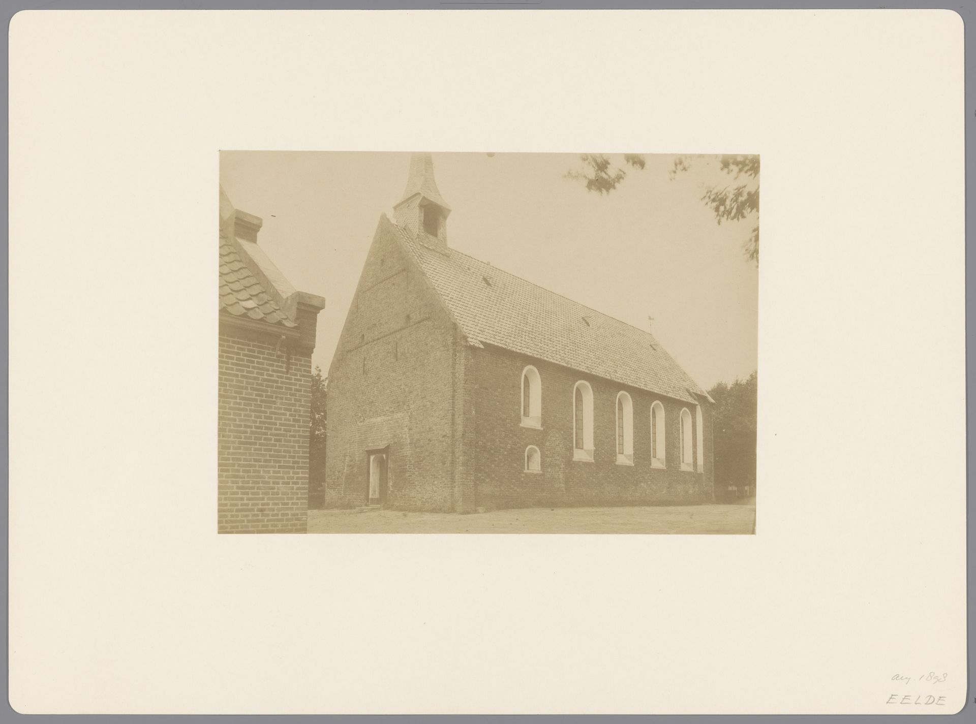 Gezicht op de dorpskerk te Eelde by anoniem (Monumentenzorg)