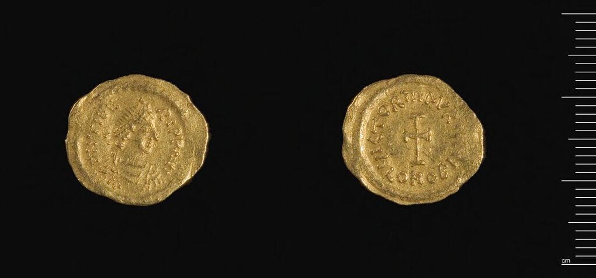 Tremissis of Maurice Tiberius, Constantinople by Maurice Tiberius