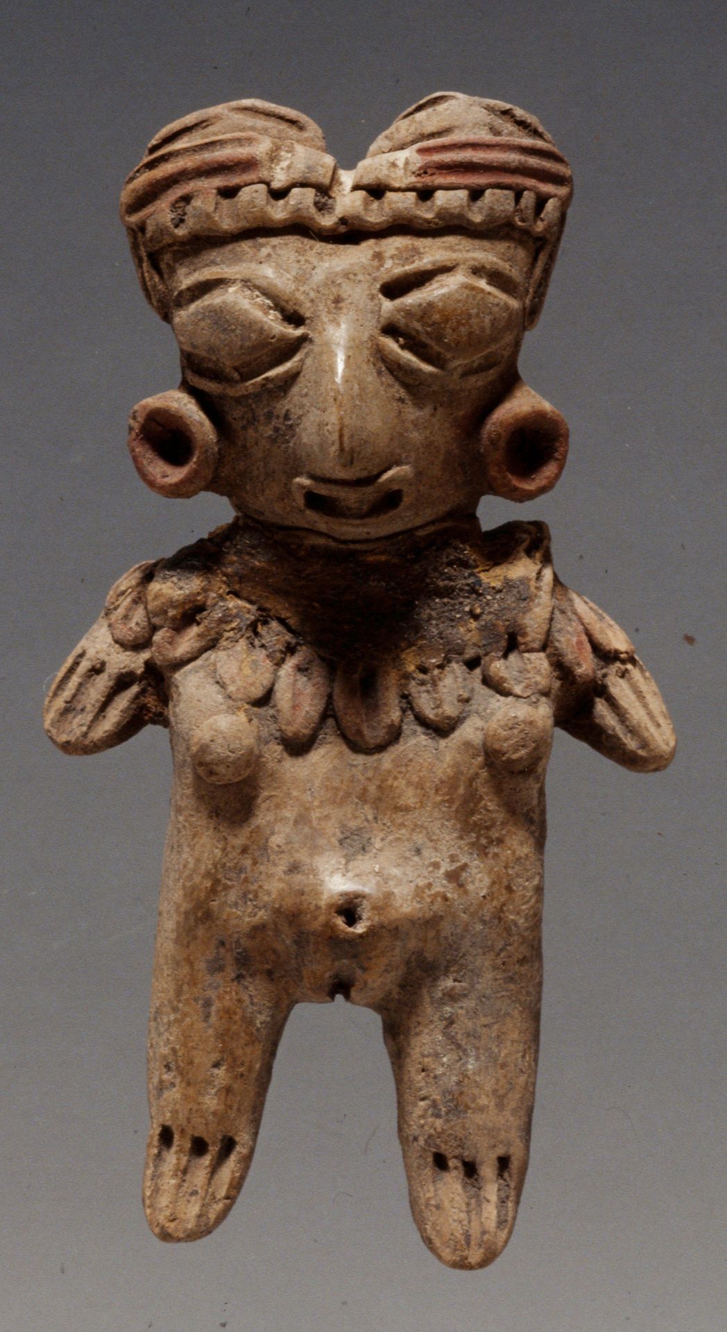 Standing female figure by Chupícuaro