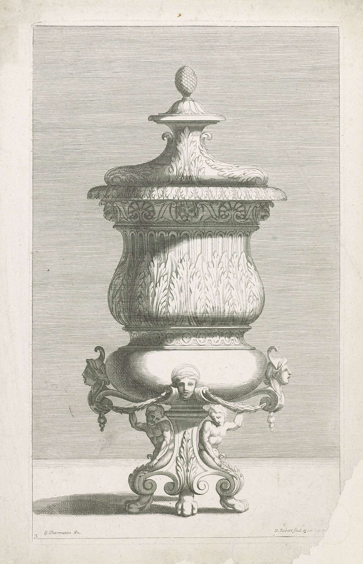 Vaas met deksel op voet by Nicolas Robert