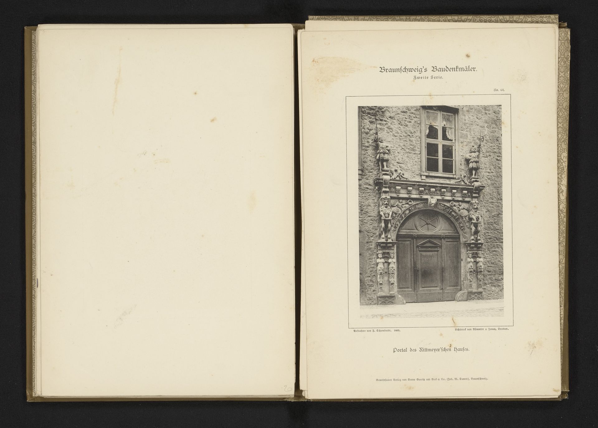 Toegangsportaal van een woning te Braunschweig by J. Schombardt