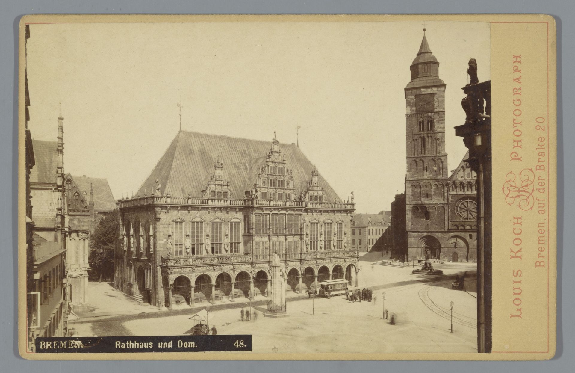 Gezicht op het stadhuis en de Dom van Bremen by Louis Koch
