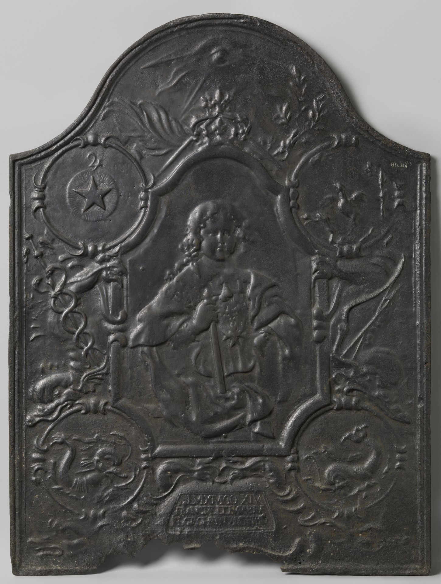 Haardplaat met een buste van koning Lodewijk XIV by Anonymous