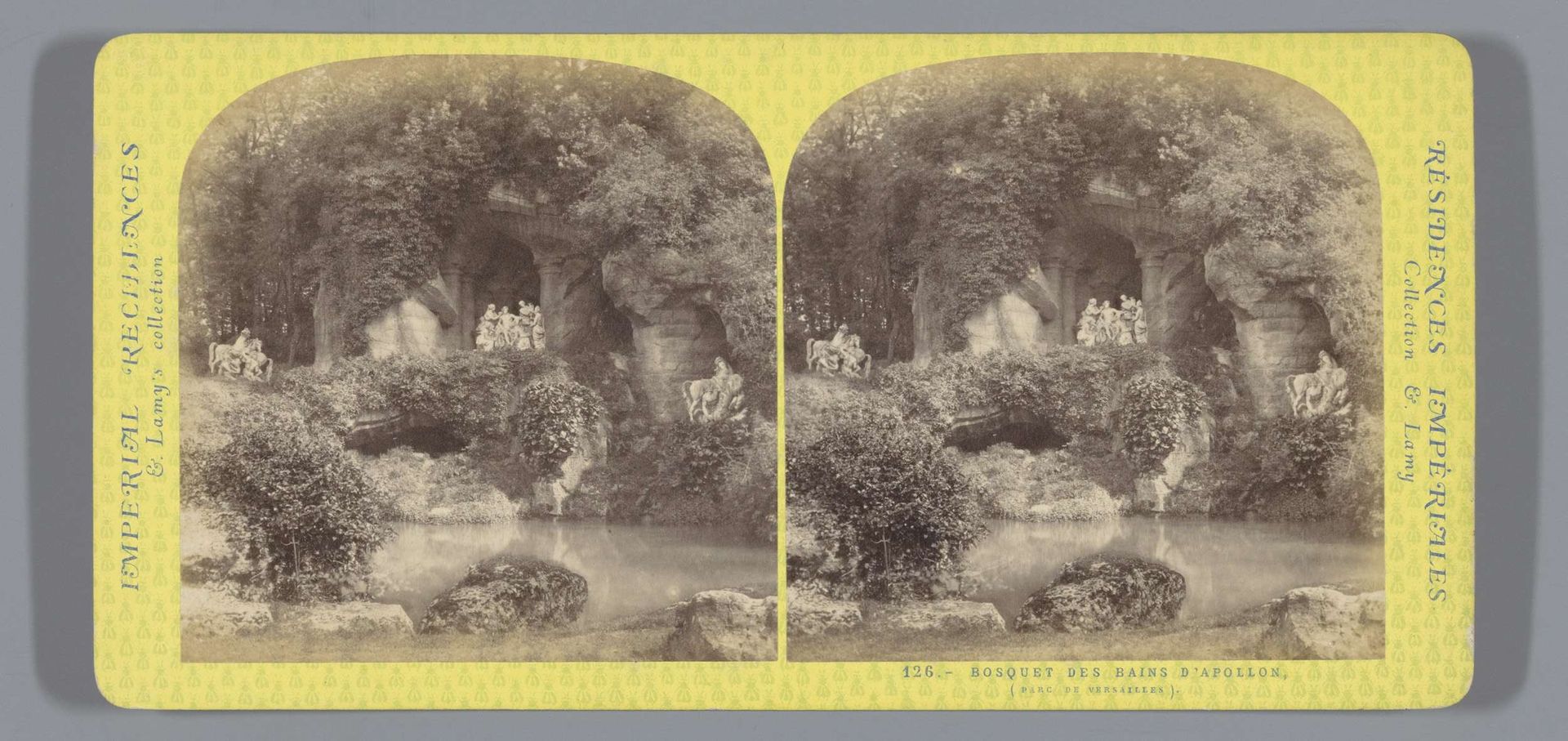 Gezicht op beeldengroepen in de tuin van Versailles by Ernest Eléonor Pierre Lamy