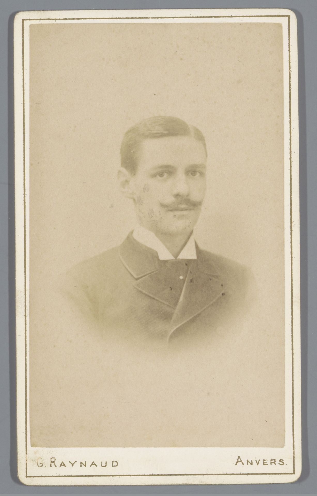 Portret van een onbekende man by Georges Raynaud