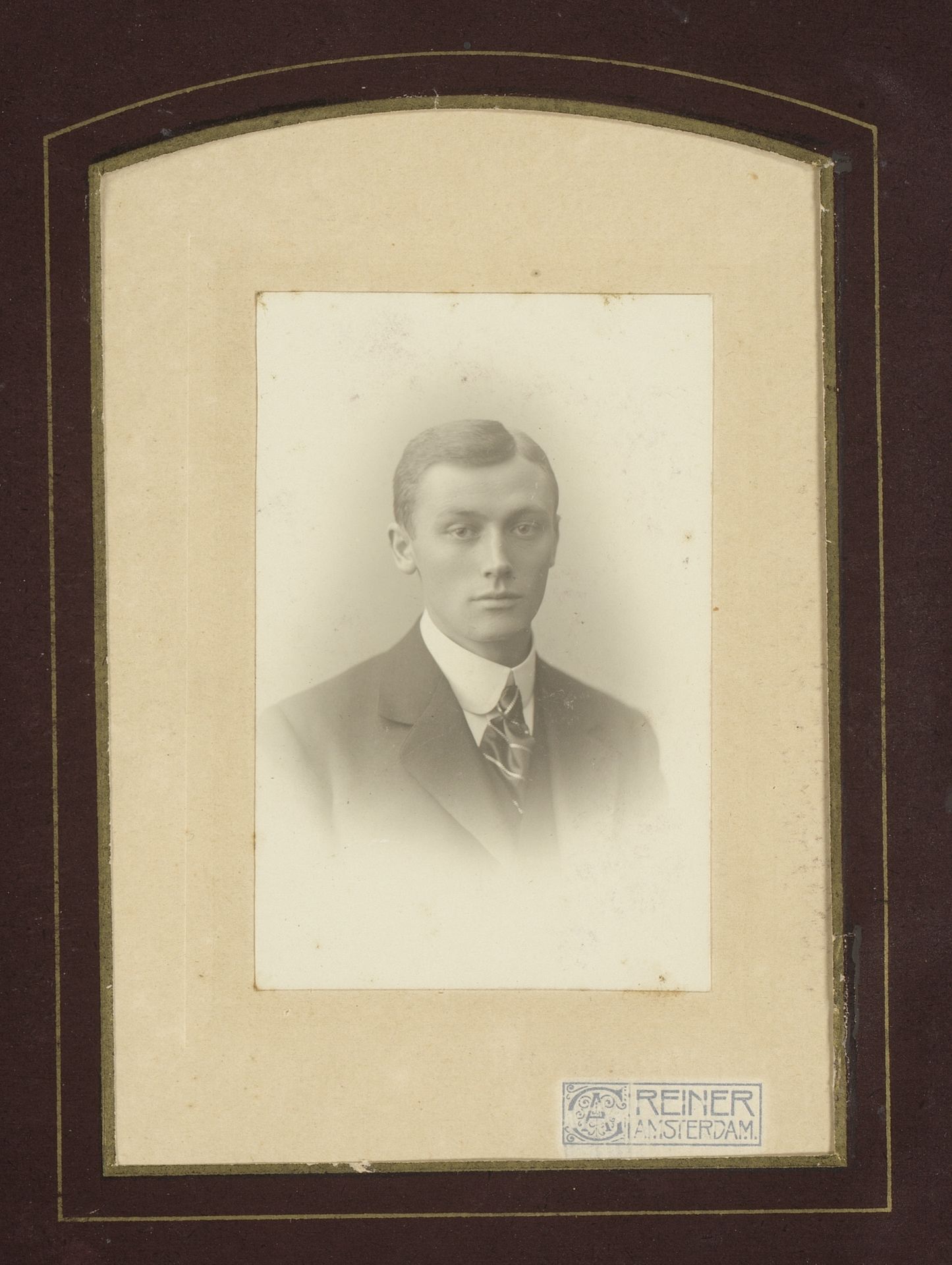Portret van een jonge man by Albert Greiner