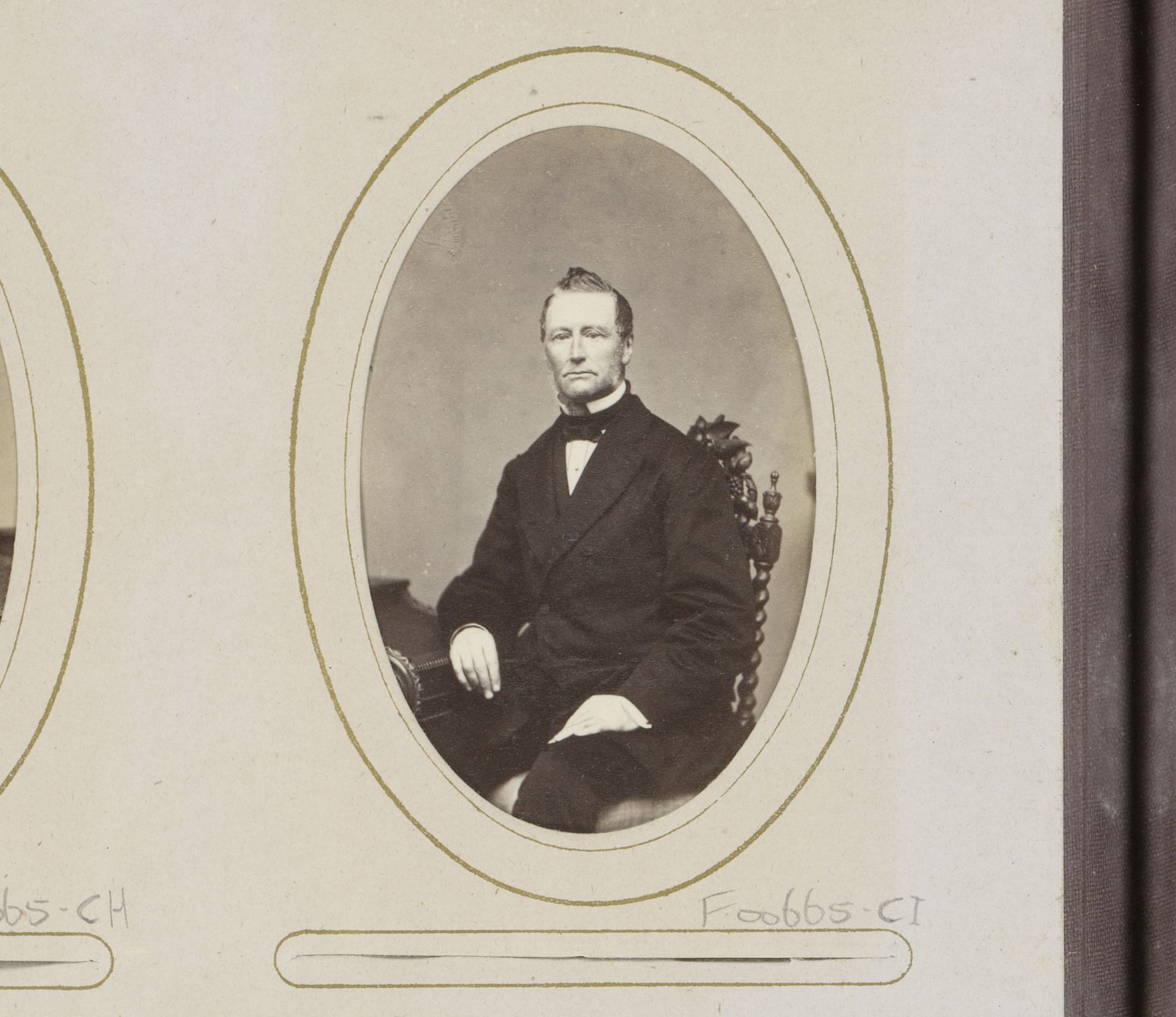 Portret van een man bij een bureau by Eduard Fuchs