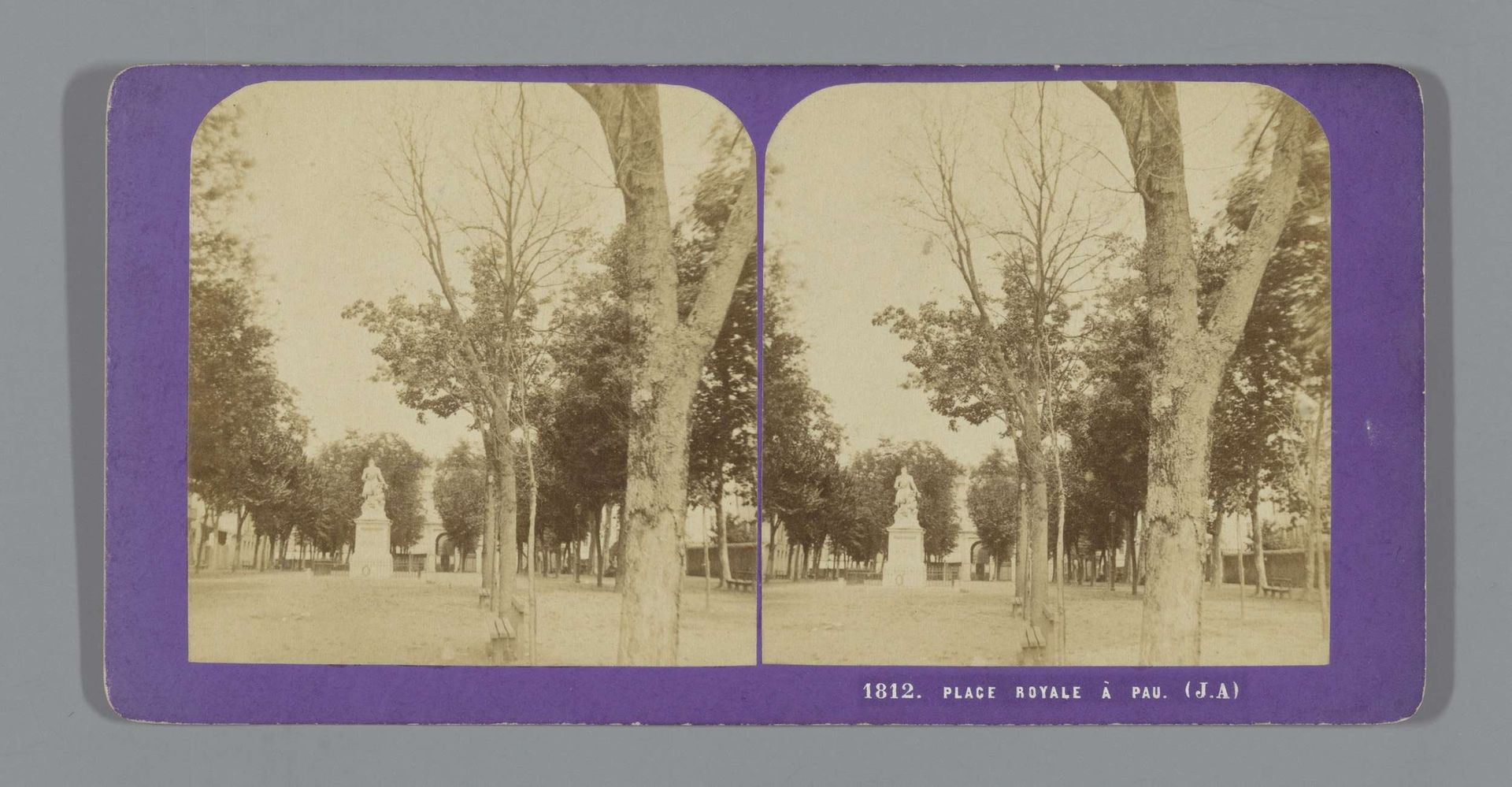 Place Royale te Pau by Jean Andrieu