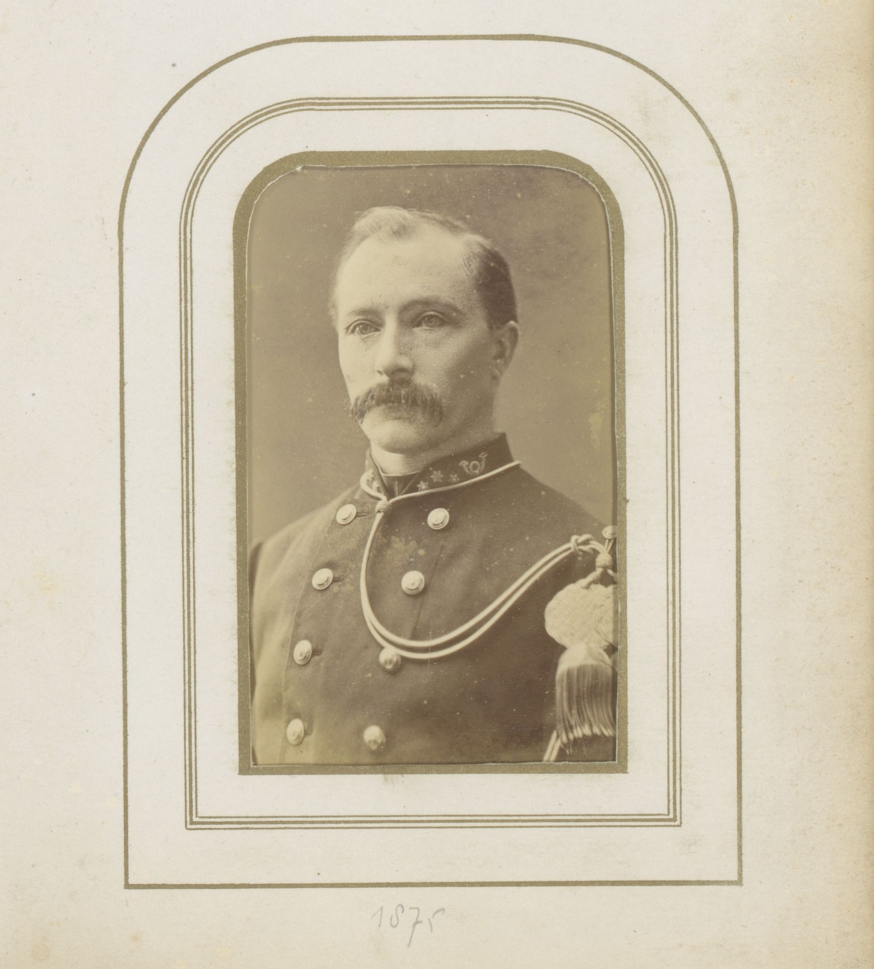 Portret van een man met snor in uniform by Albert Delabarre