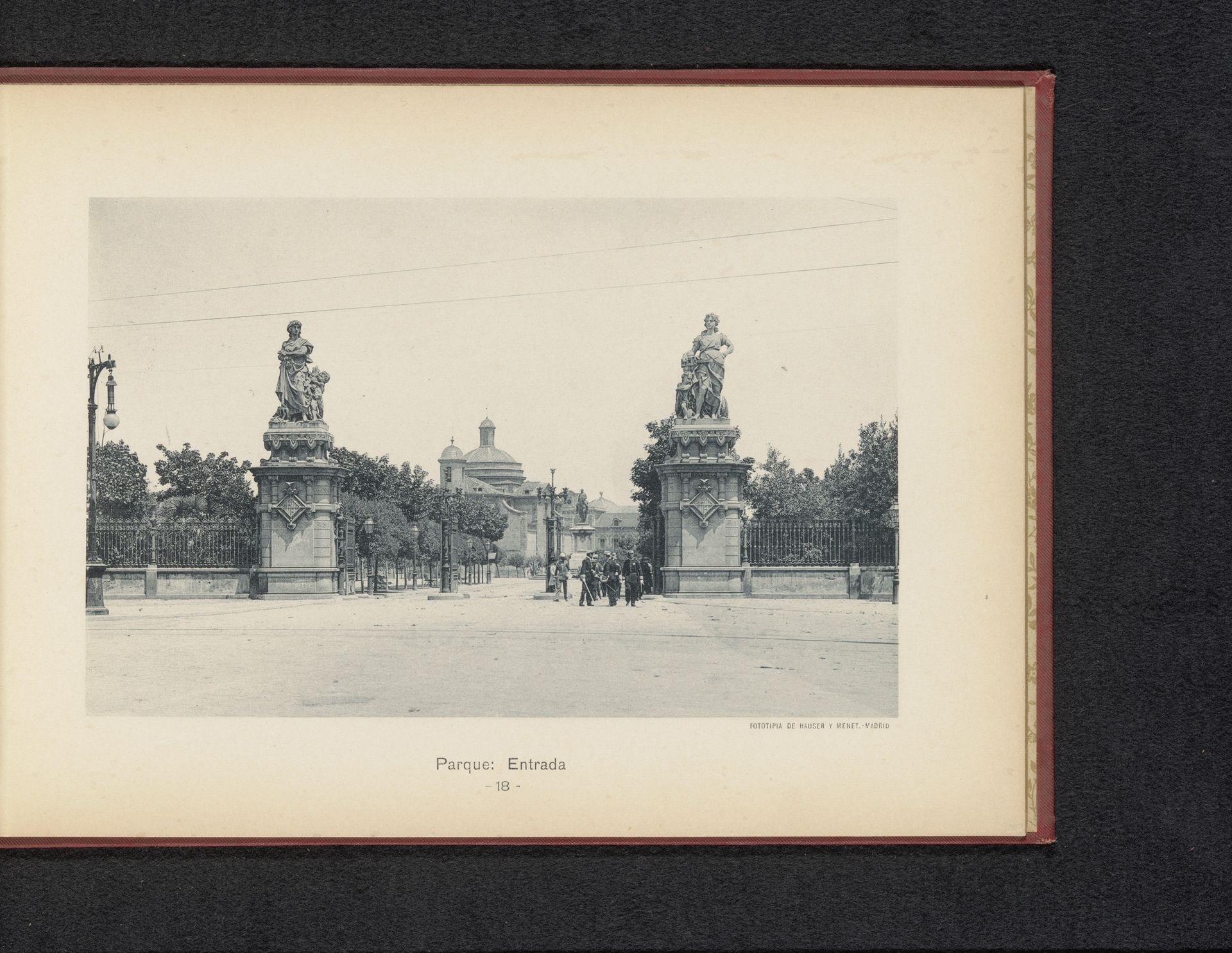 Gezicht op de ingang van Parc de la Ciutadella in Barcelona by Hauser y Menet