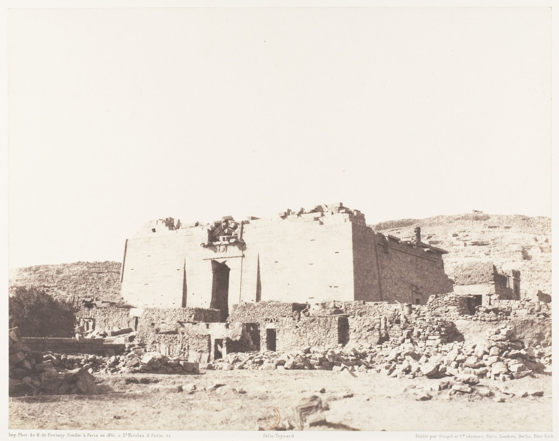 Kalabcheh (Talmis), Ruines du temple - Façade et Mur d'Enceinte by Félix Teynard