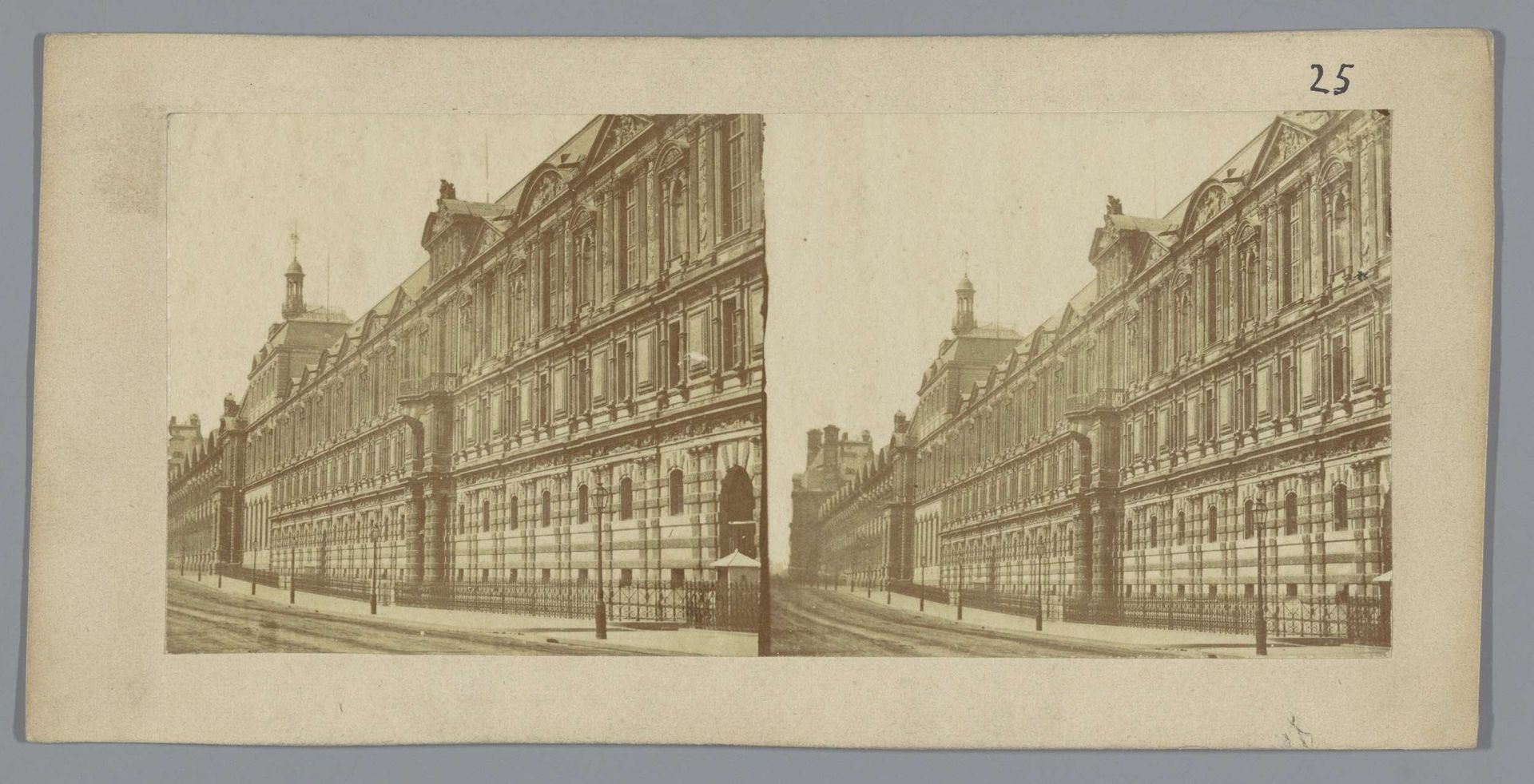 Façade van het Tuilerieënpaleis, Parijs by Anonymous