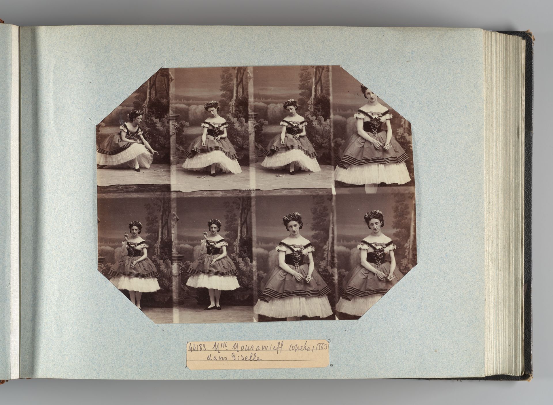 Mlle Mourawieff dans Giselle by André-Adolphe-Eugène Disdéri