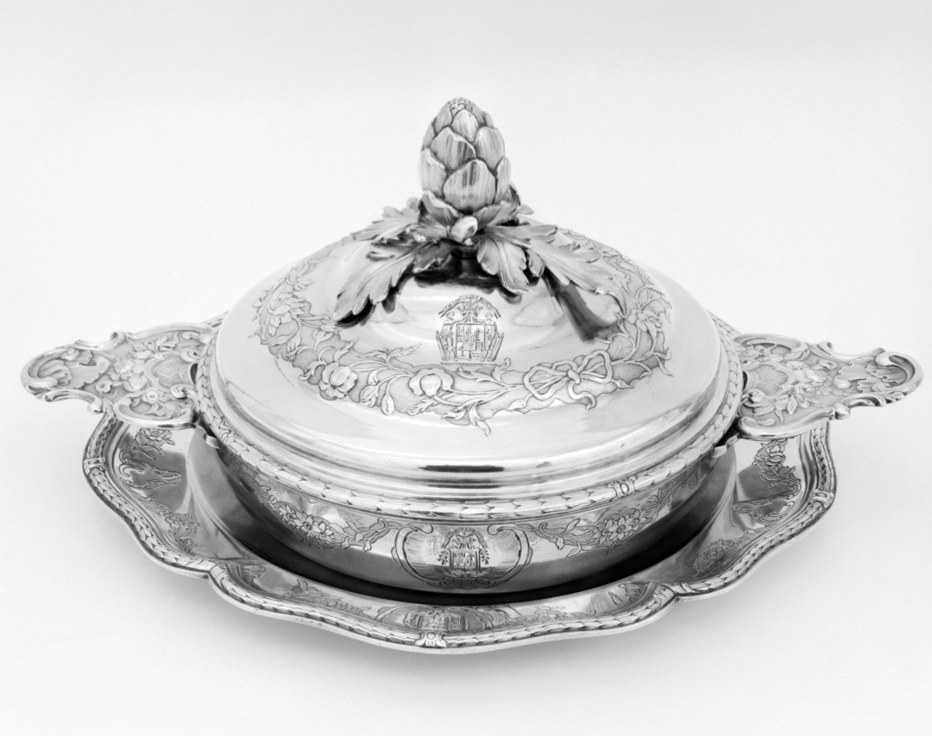 Broth bowl with cover and stand (part of a traveling set) by Louis Imlin III the Younger
