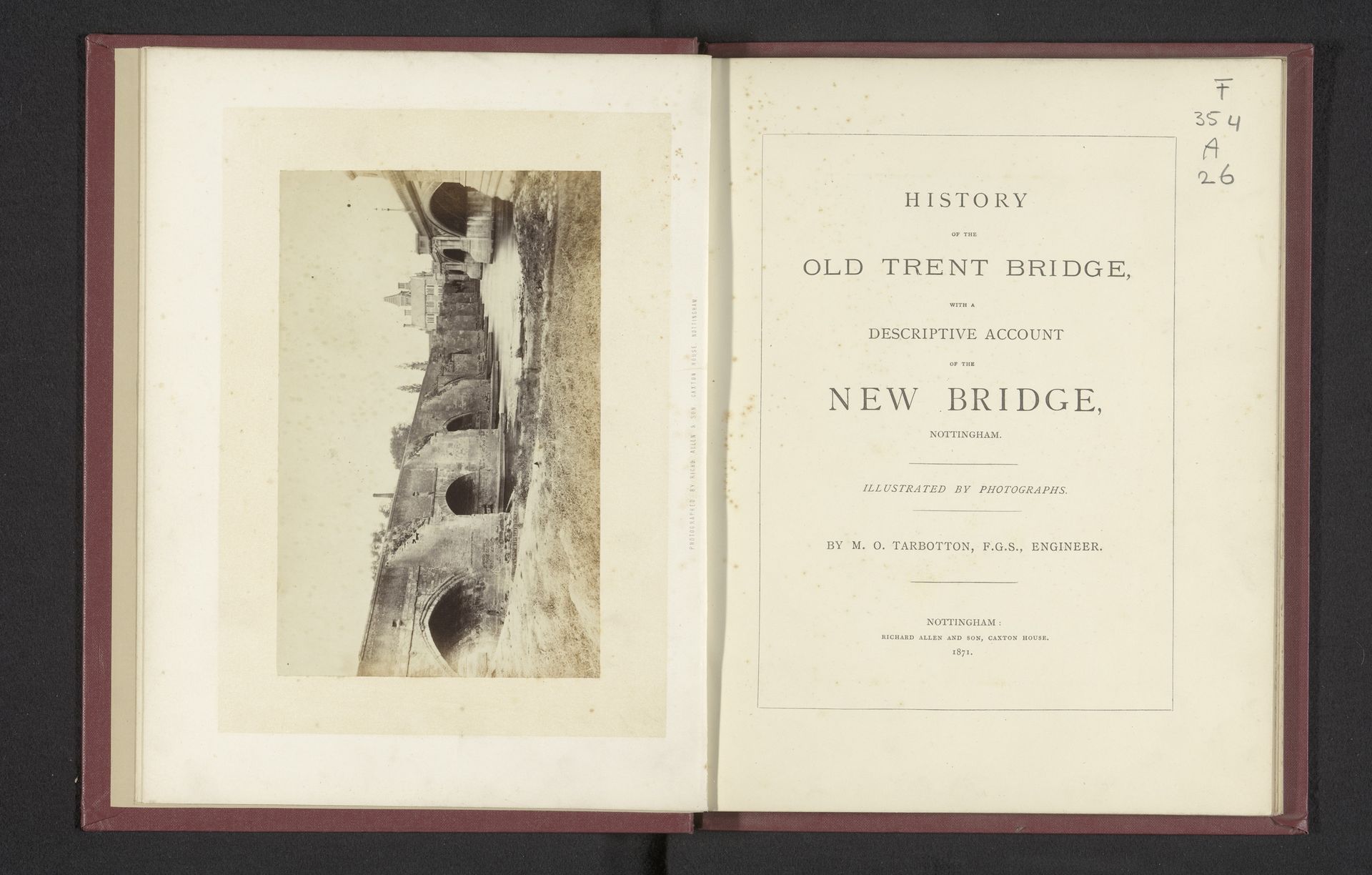 Oude en nieuwe Trent Bridge in Nottingham by Richard Allen & Son