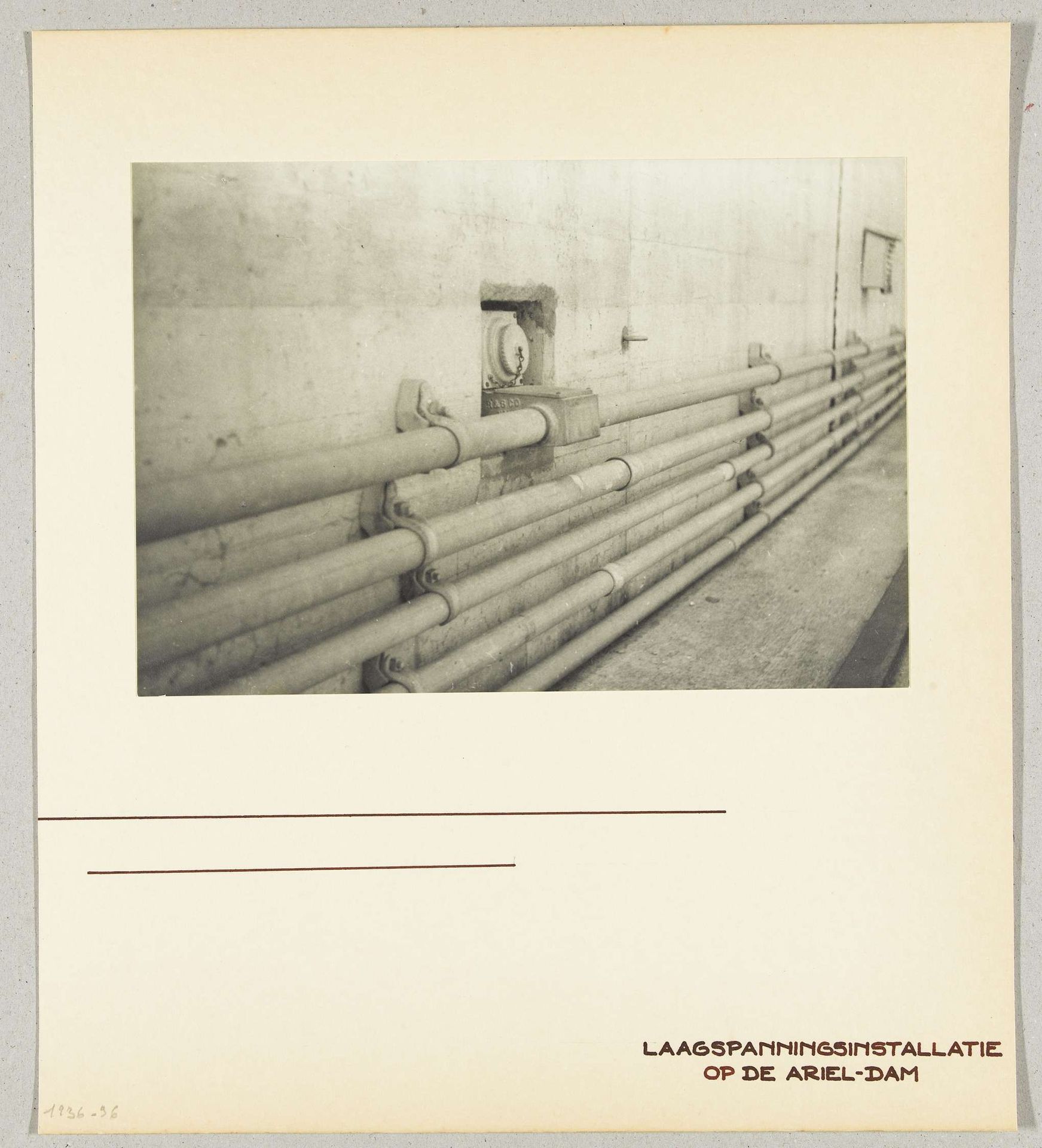 Ariel Dam,  Washington [staat], Verenigde Staten: laagspanningsinstallatie by Wouter Cool
