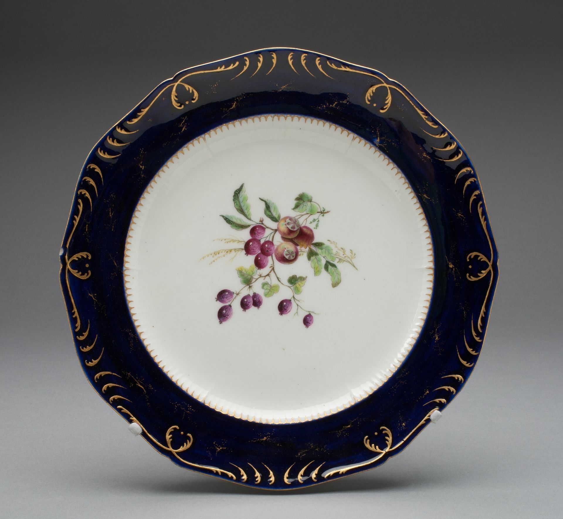 Plate by Manufacture de porcelaine de Vincennes