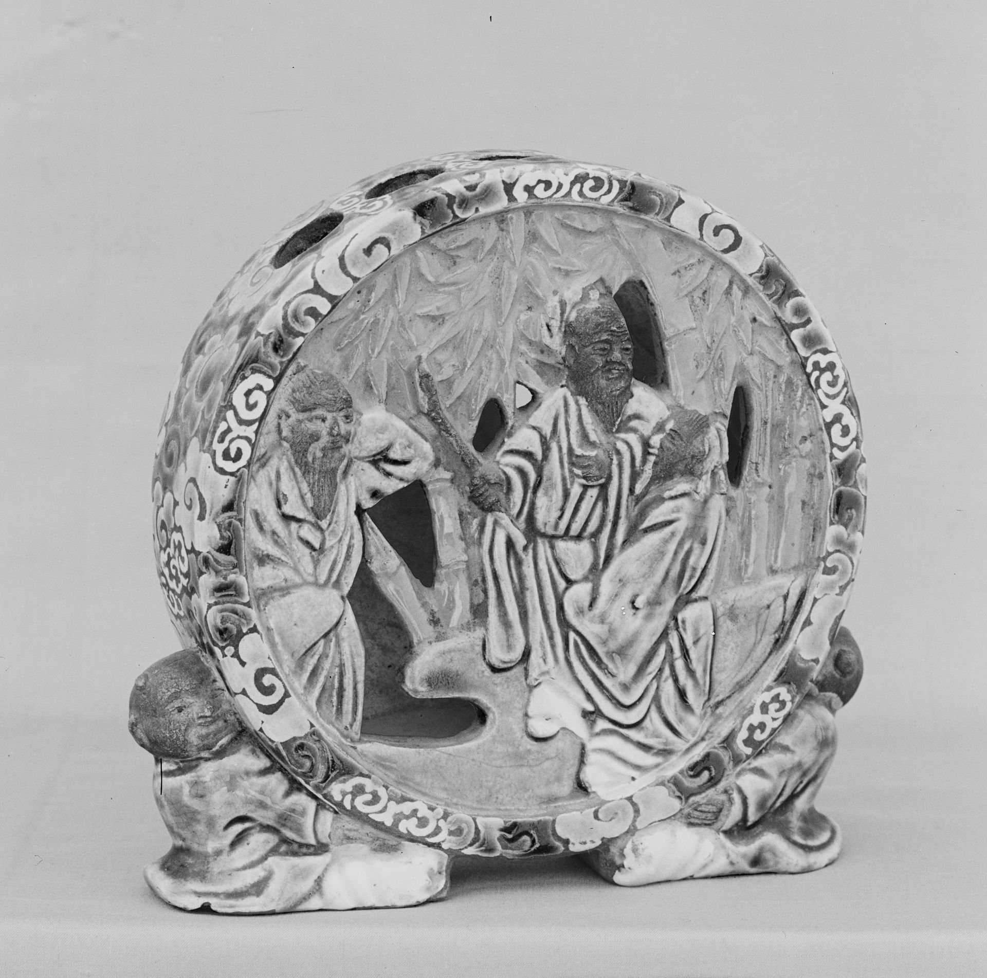 Brush Holder by Hozan