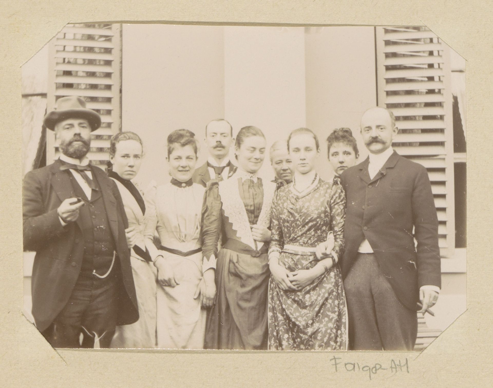 Groepsportret van de familie Piek by Johanna Margaretha Piek
