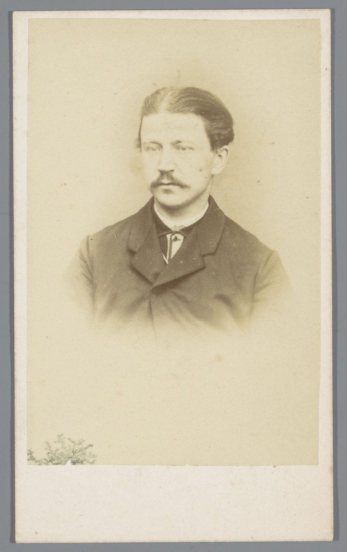 Portret van een onbekende man by J. Van Crewel Jeune