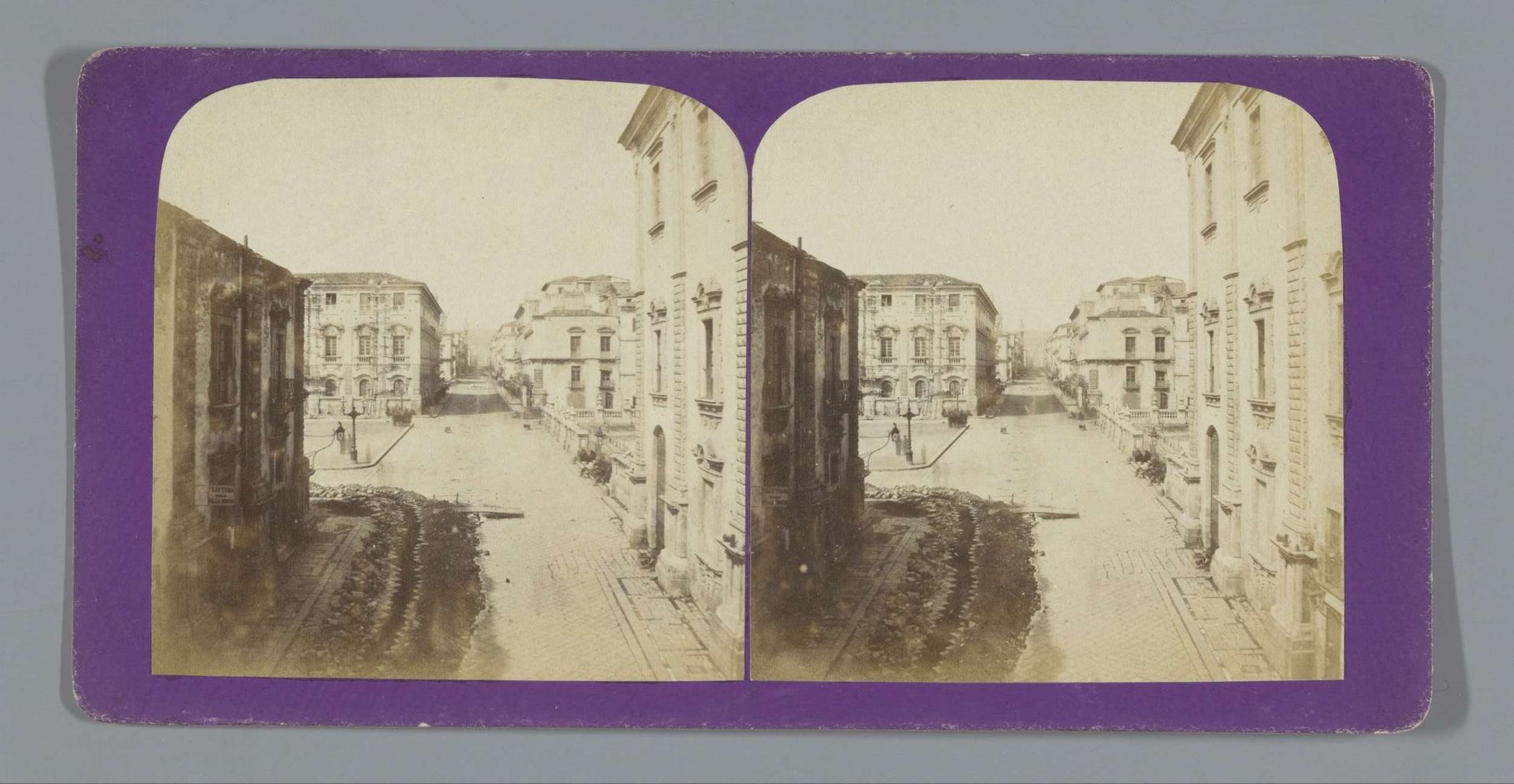 Gezicht op de Via Etnea in Catania by Jean Andrieu