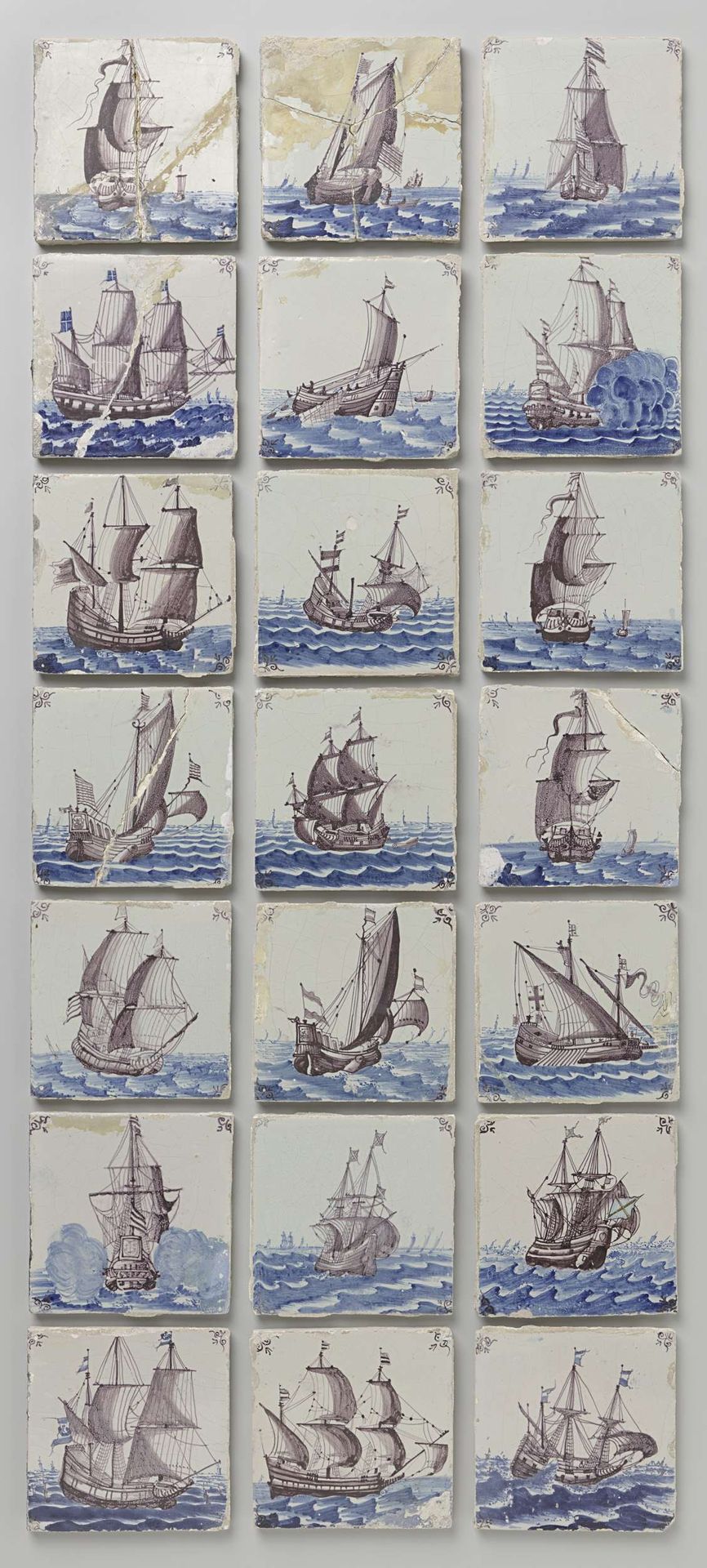 Groep van 21 tegels horend bij de schoorsteen afkomstig uit het gebouw van de West-Indische Compagnie by Anonymous