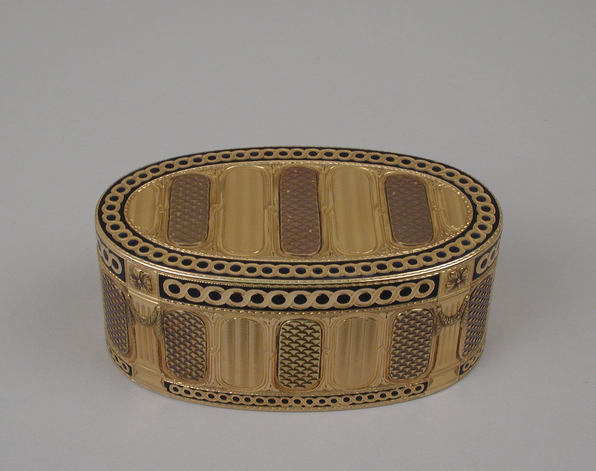 Snuffbox by Philippe-Emanuel Garbe