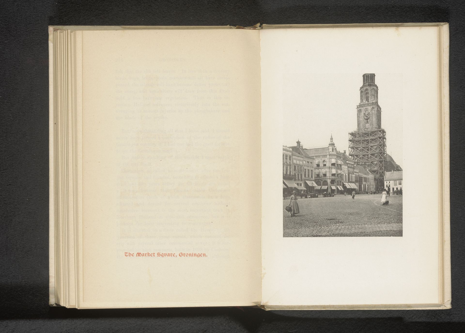 Gezicht op de Grote Markt te Groningen by Charles L. Mitchell