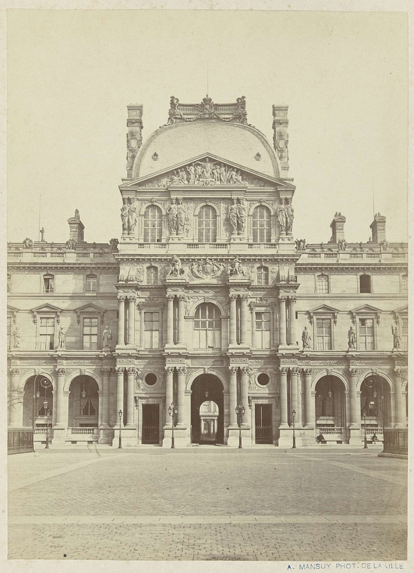 Paviljoen van het Louvre te Parijs by Albert Mansuy