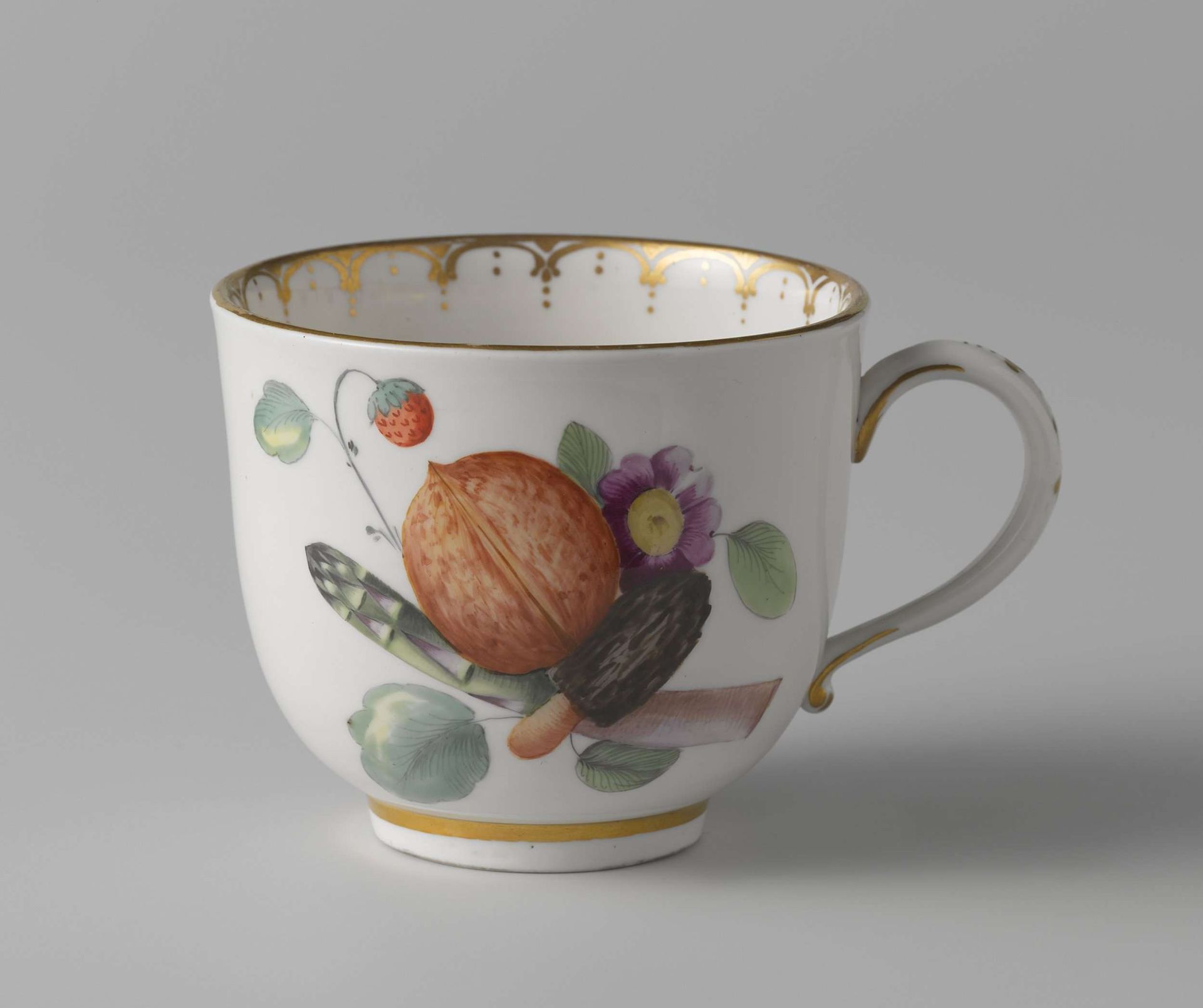 Cup and saucer by Porseleinfabriek Den Haag