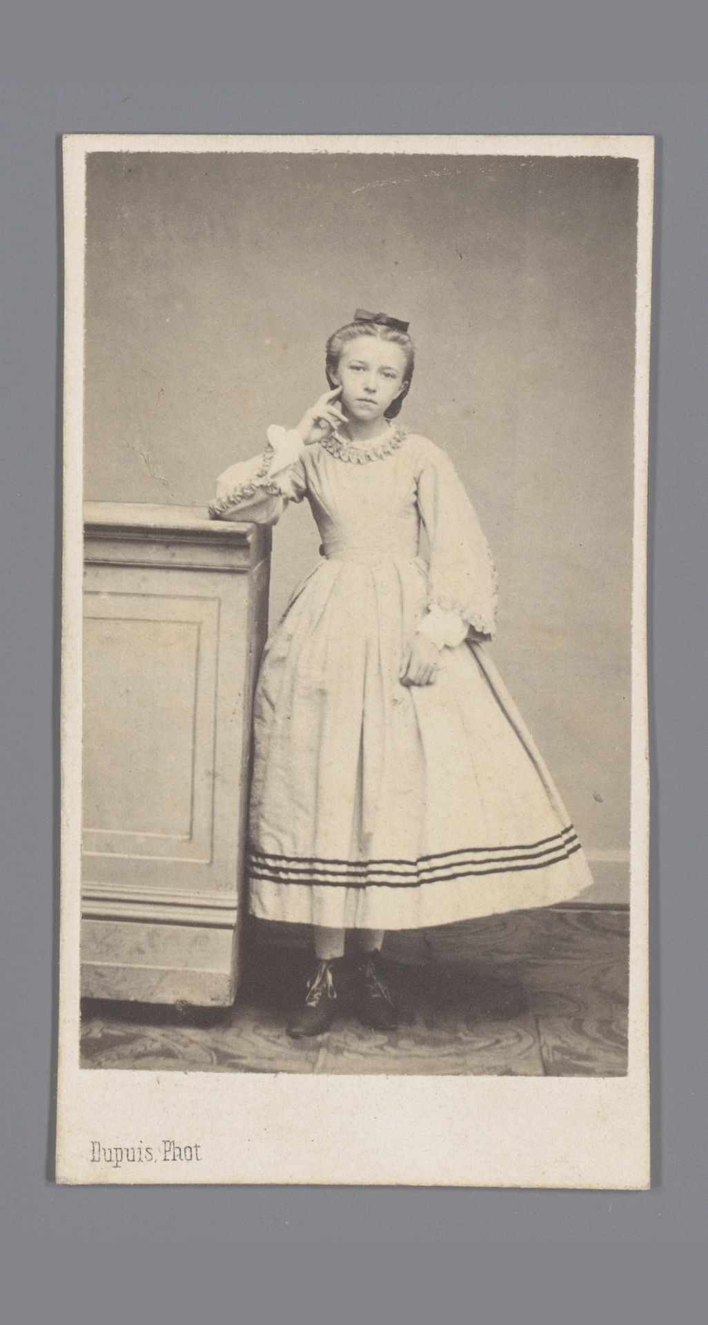Portret van een onbekend meisje by Dupuis (fotograaf)