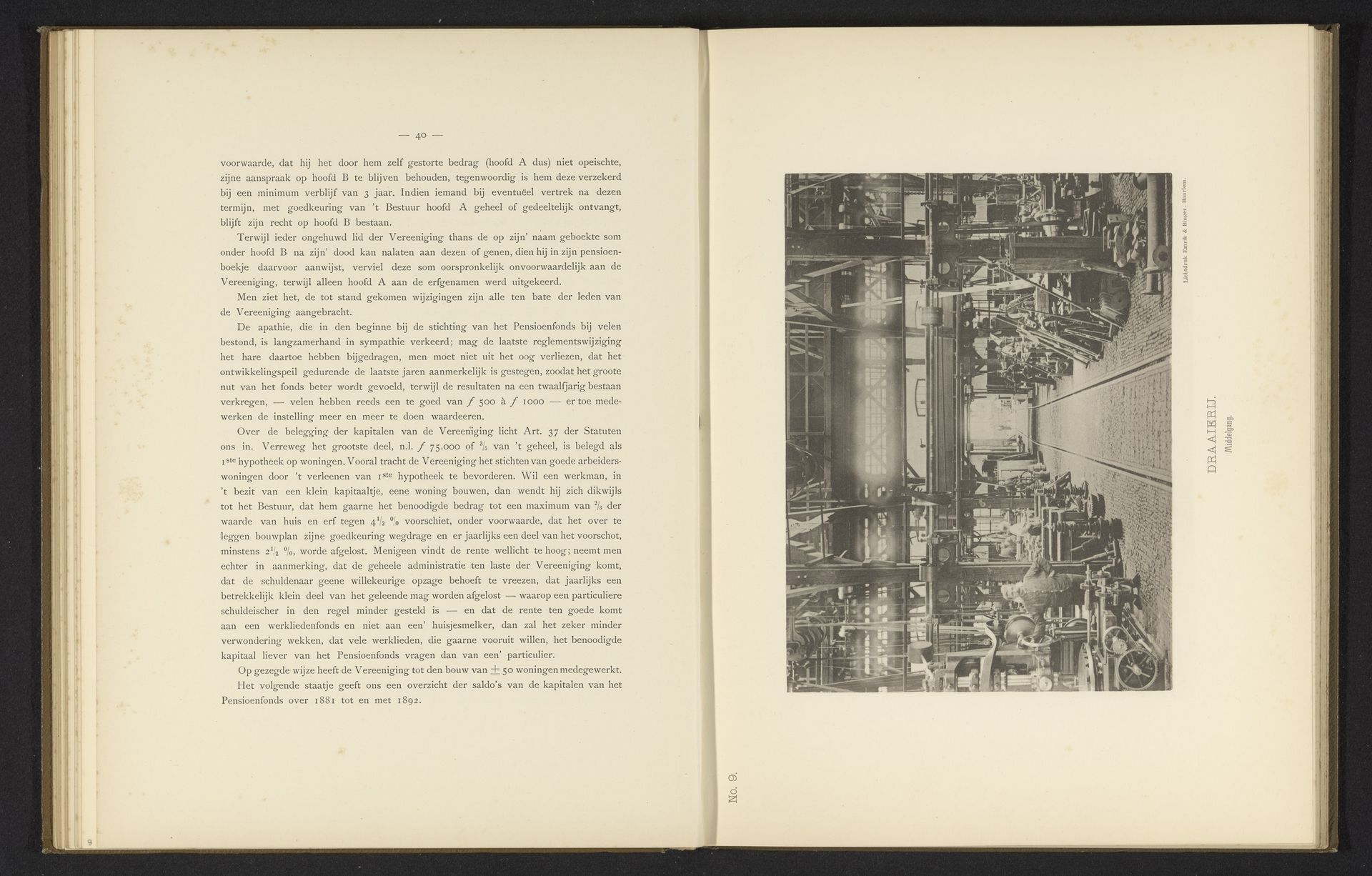 Interieur met werknemers van de machinefabriek van Gebroeders Stork & Co by Anonymous