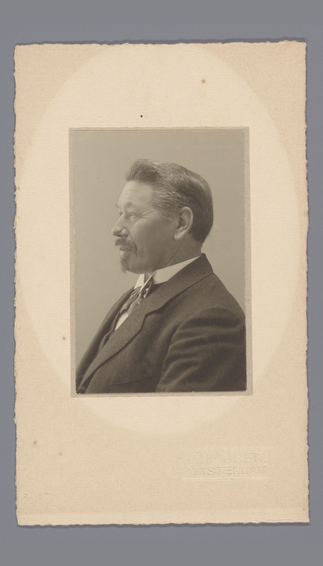Portret van een onbekende man by Johannes Maria Petrus Antonius Huijsen