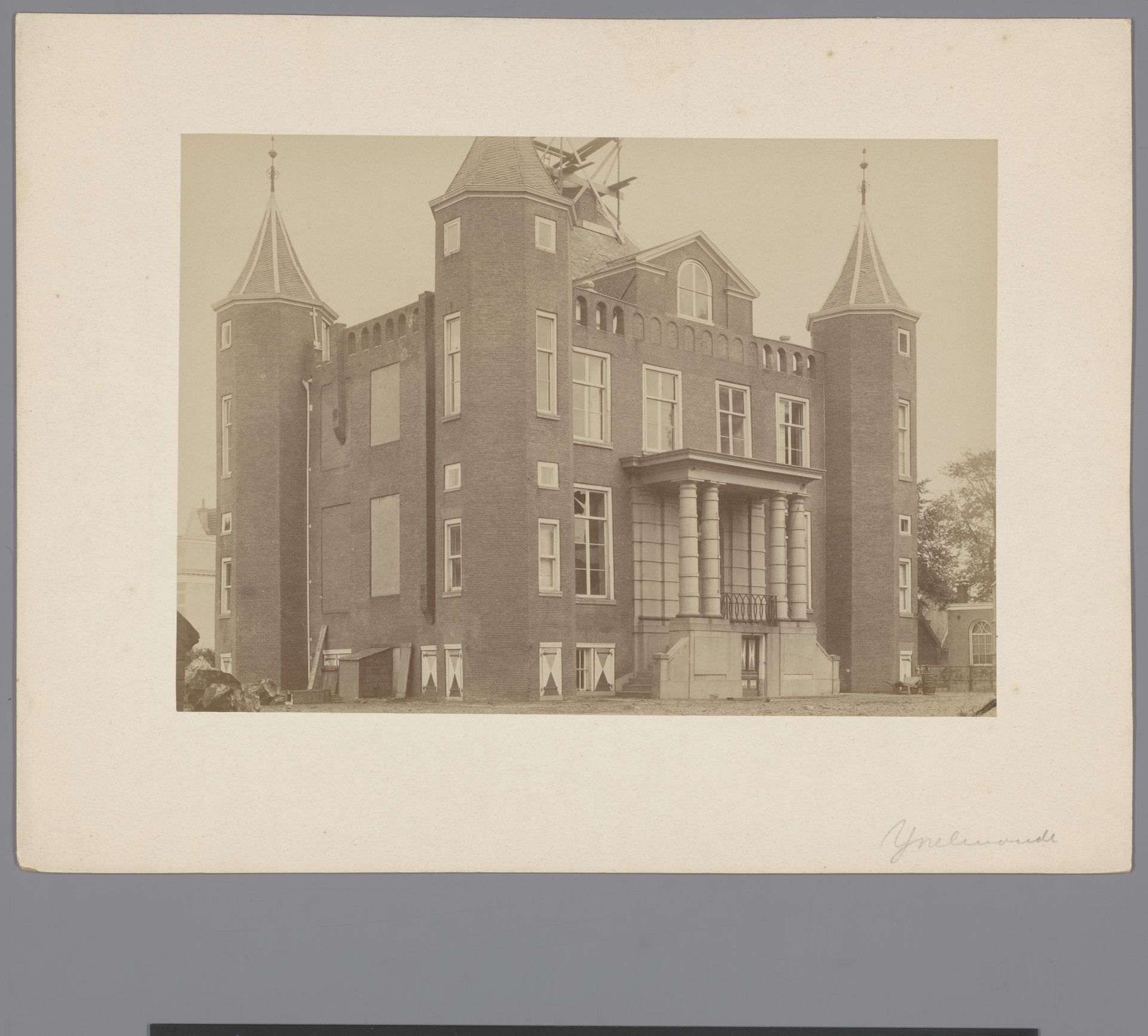 Gezicht op Kasteel IJsselmonde by anoniem (Monumentenzorg)