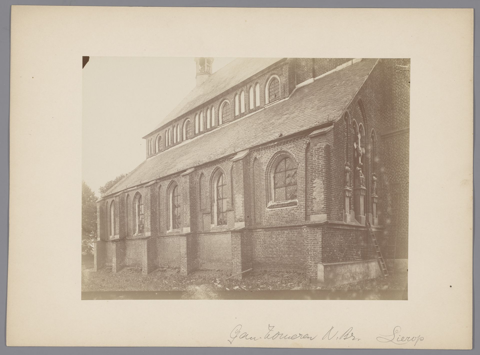 Noordzijde van de Rooms-Katholieke kerk te Lierop by anoniem (Monumentenzorg)