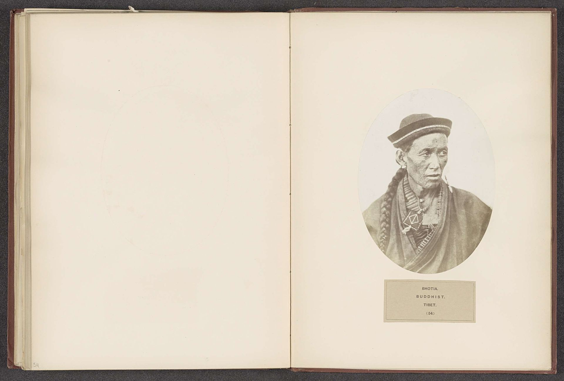 Portret van een onbekende Bhutia man uit Tibet by Benjamin Simpson