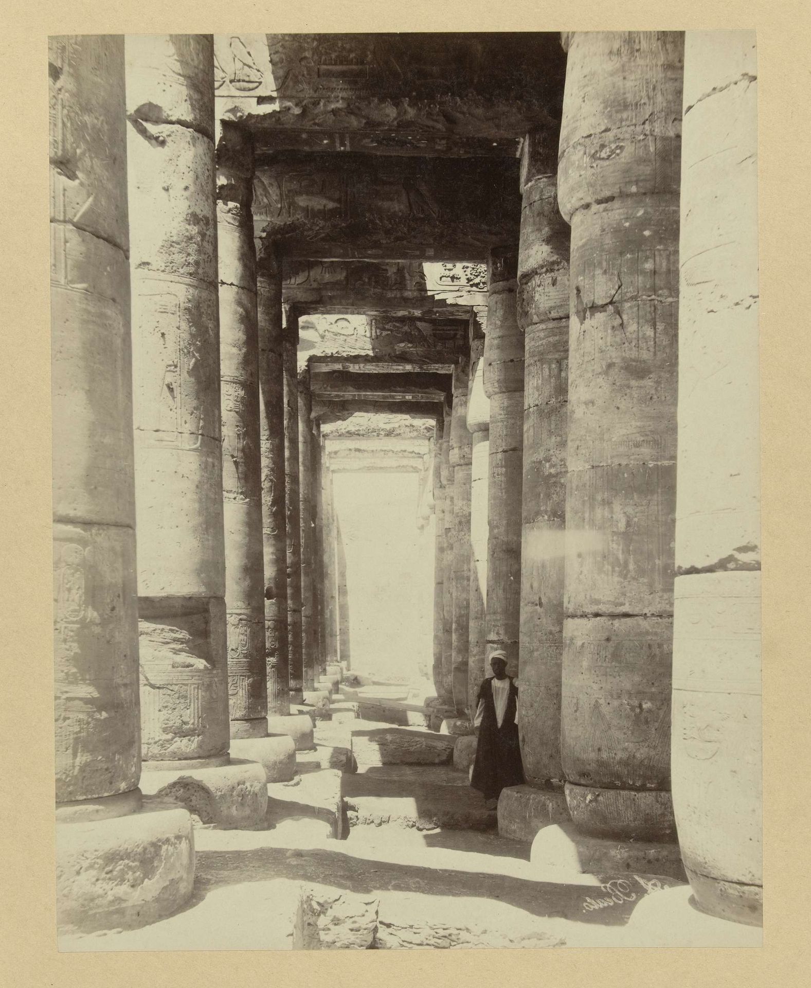 Zuilengalerij in de tempel van Seti I, Abydos by Antonio Beato