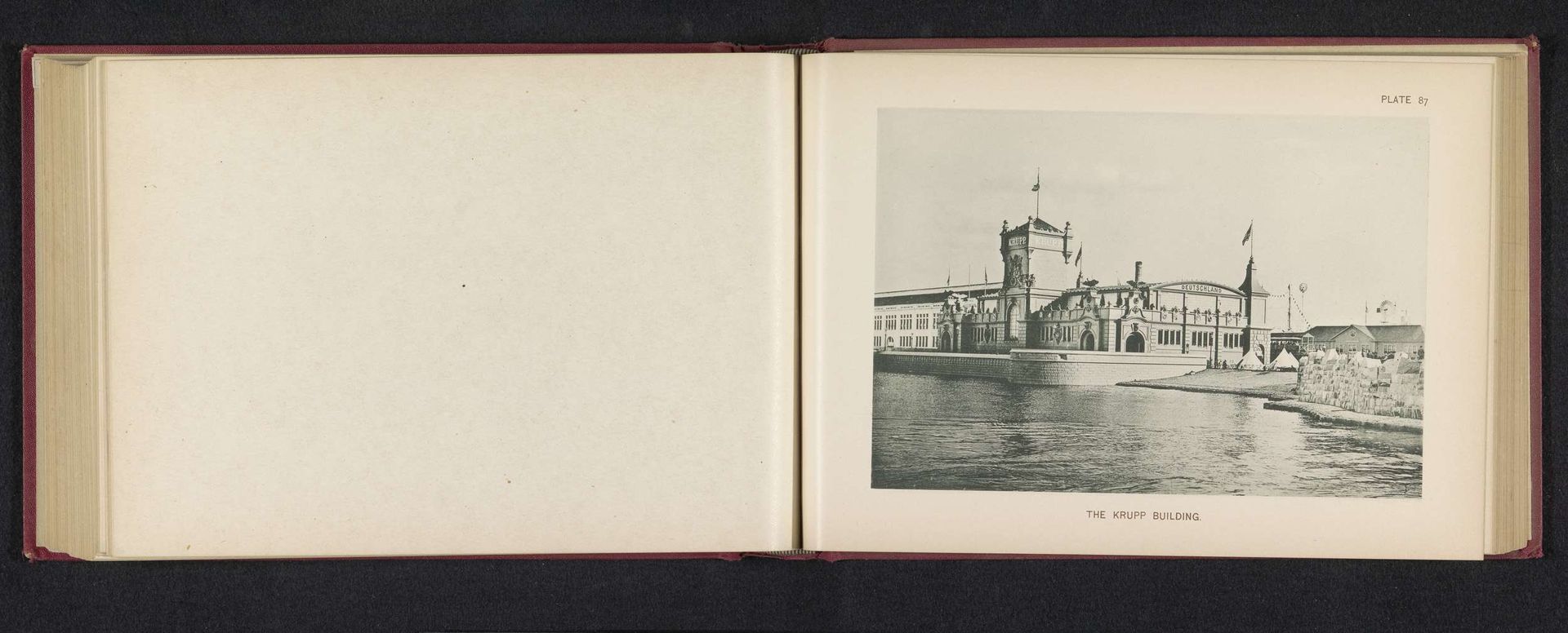 Paviljoen van de firma Krupp met wapens op de World's Columbian Exposition in Chicago in 1893 by Charles Dudley Arnold