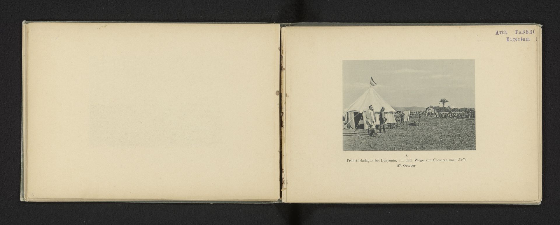 Rustmoment voor het reisgezelschap van keizer Wilhelm II van Duitsland op de weg van Caesarea naar Jaffa, Israël by Augusta Victoria (keizerin van Duitsland)