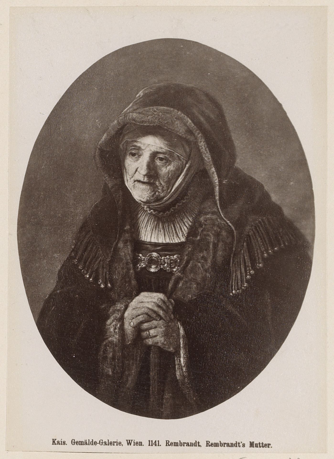 Fotoreproductie van (vermoedelijk) een prent naar een schilderij van Rembrandt, voorstellend de moeder van de schilder by Anonymous