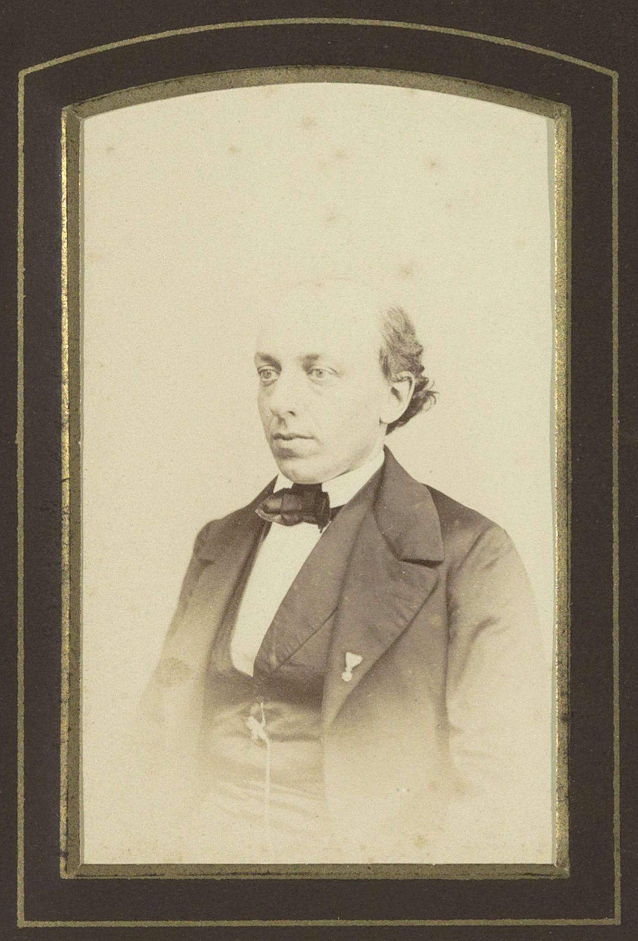 Portret van een kale man by Woodbury & Page