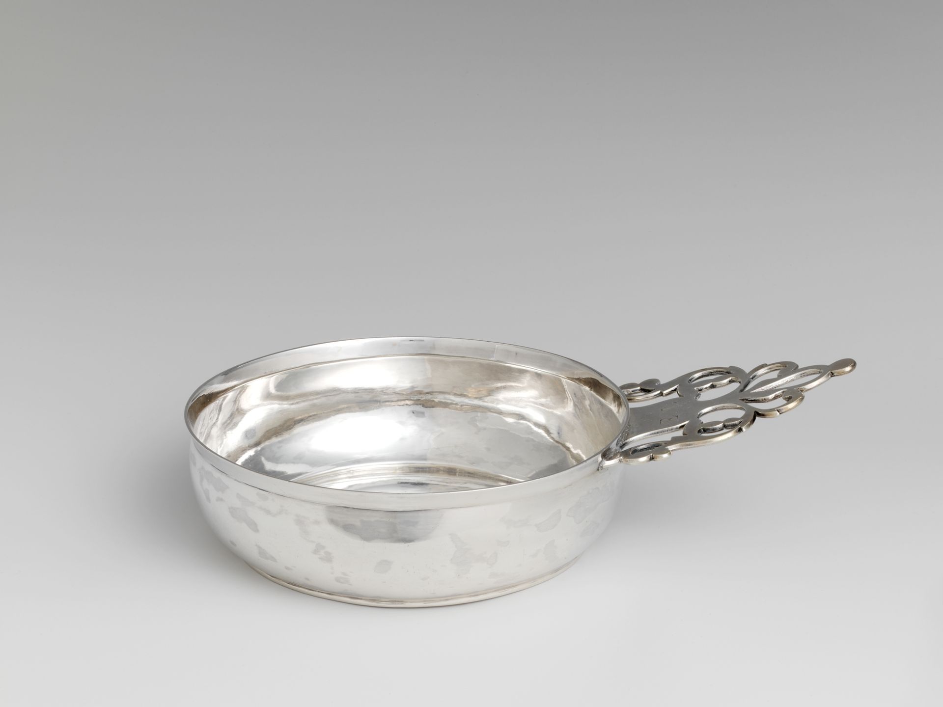 Porringer by Ebenezer Moulton