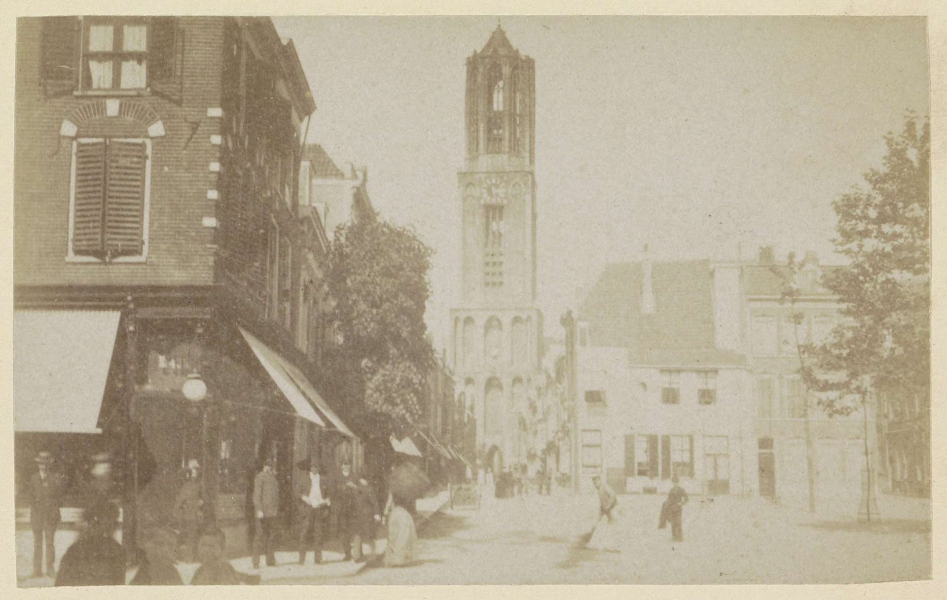 Zadelstraat in Utrecht gezien richting Domtoren by Andries Jager