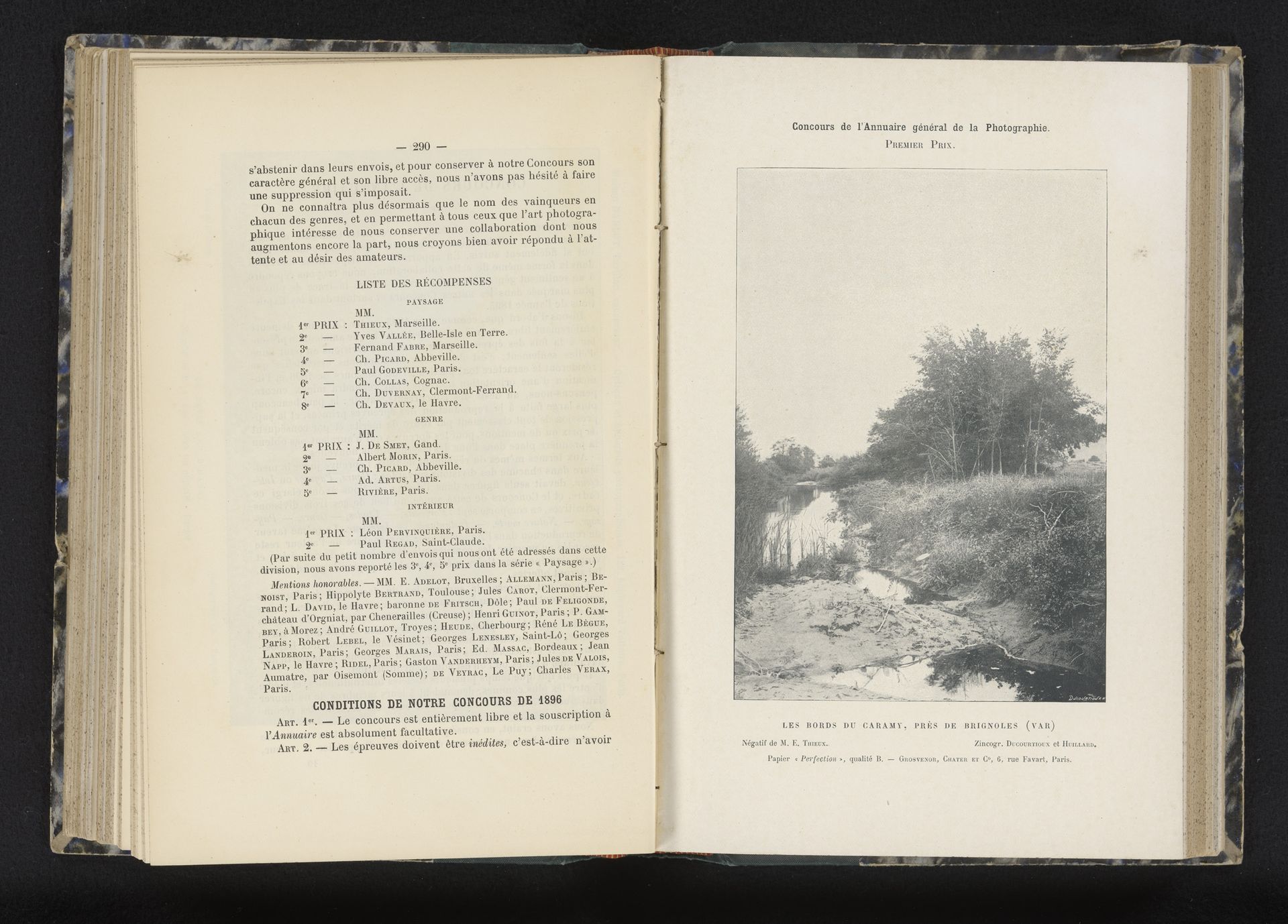 Gezicht op de rivier Caramy bij Brignoles, Frankrijk by E. Thieux