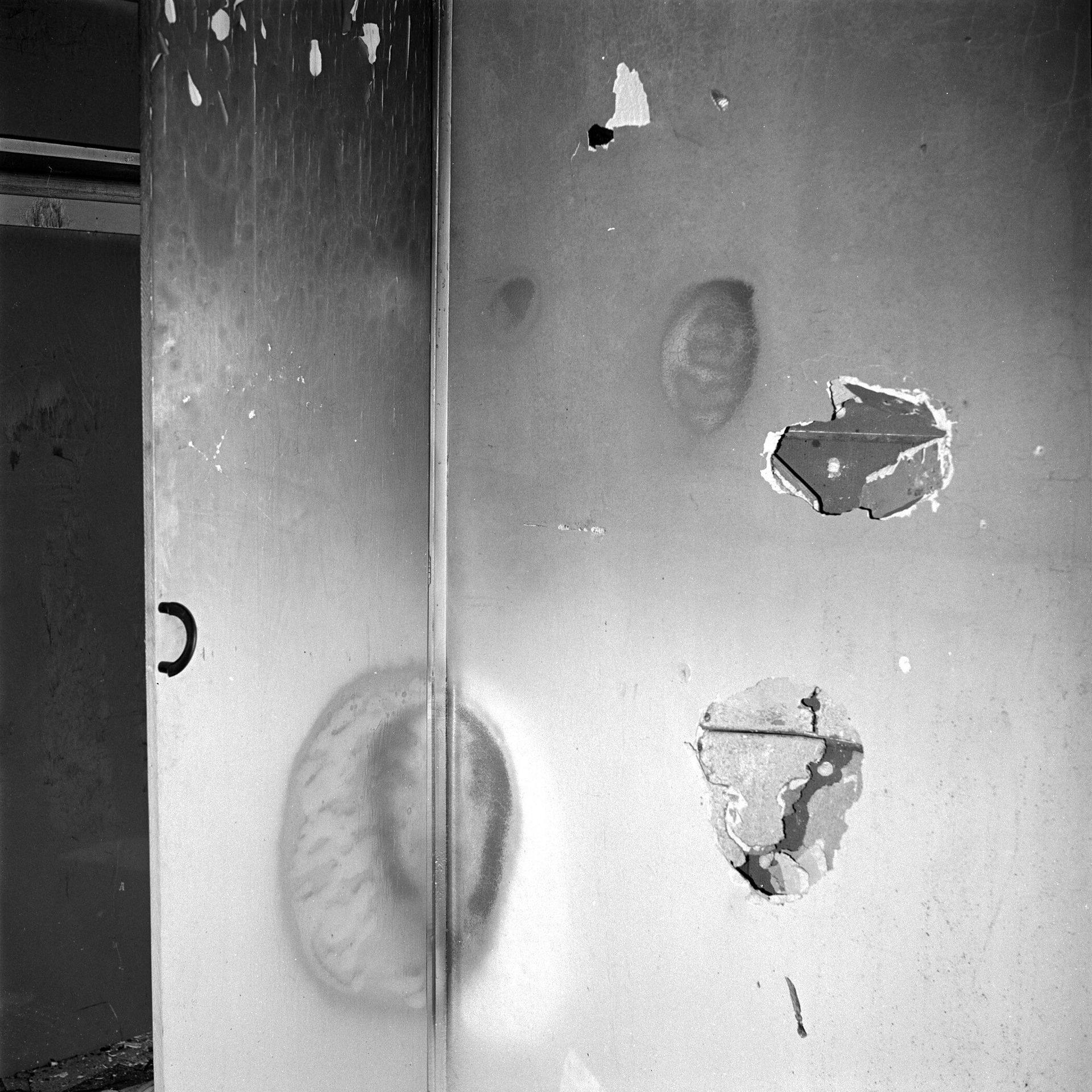 74V32 by John Divola