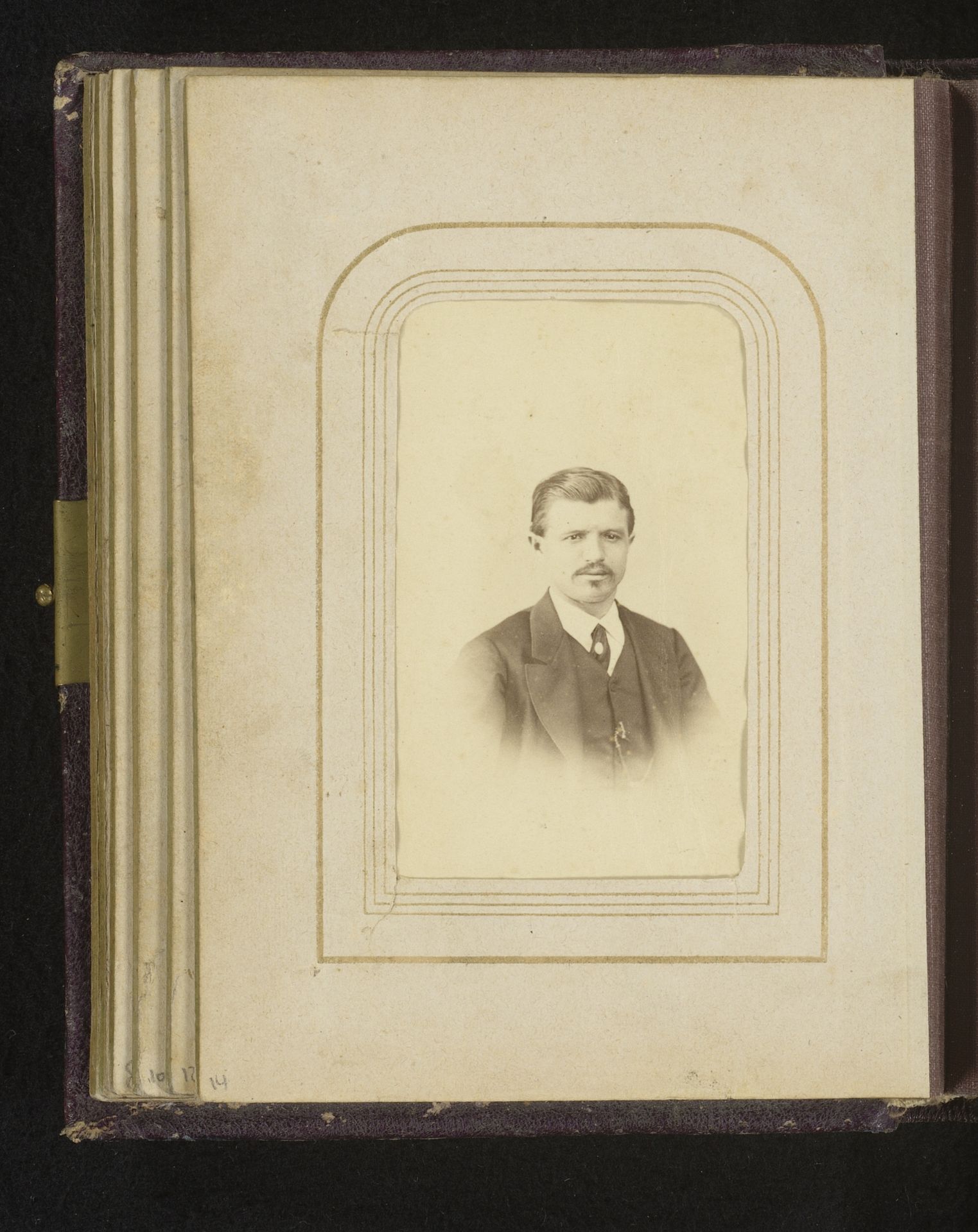 Portret van een man met snor by C.D. Fredricks y Daries